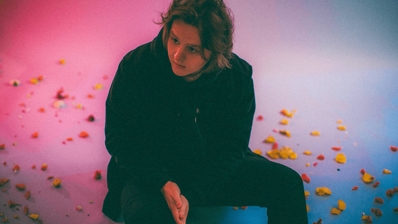 Lewis Capaldi, Flowers, pink and blue gradient, HD Desktop Wallpaper