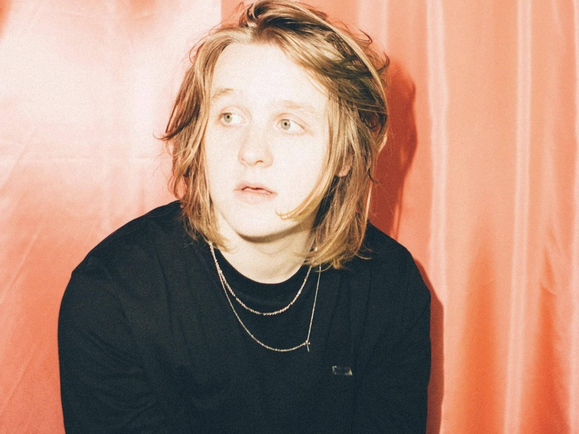 Lewis Capaldi, black shirt, layered necklaces, Full HD Desktop Wallpaper