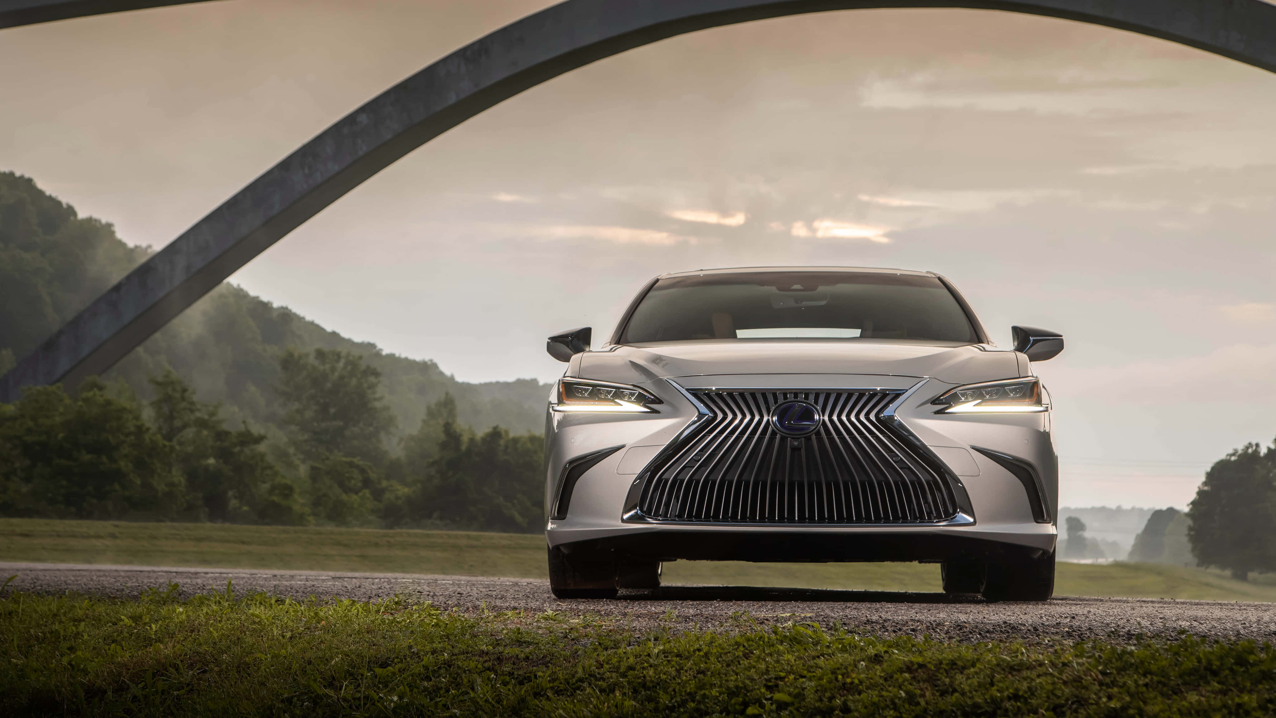 Lexus ES 300h, silver, curved metal arch, 4K Desktop Wallpaper