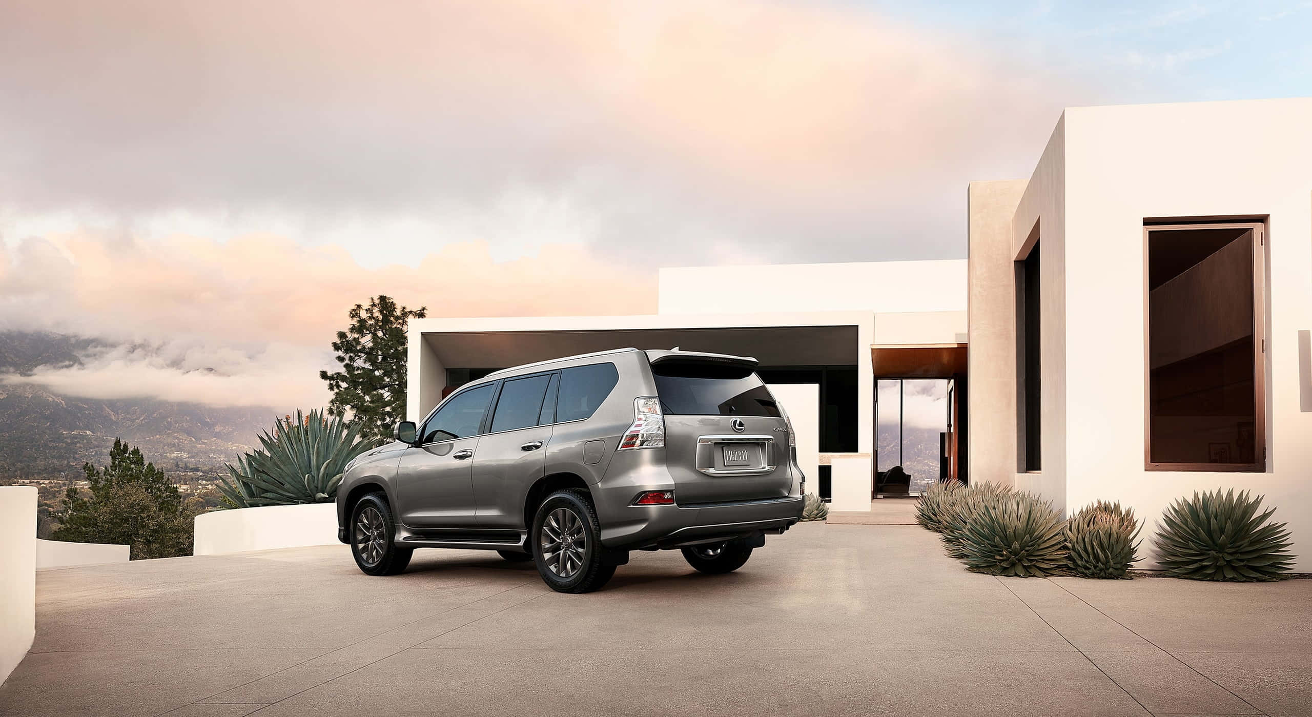 Lexus GX 460, silver, modern white house, 2K Desktop Wallpaper