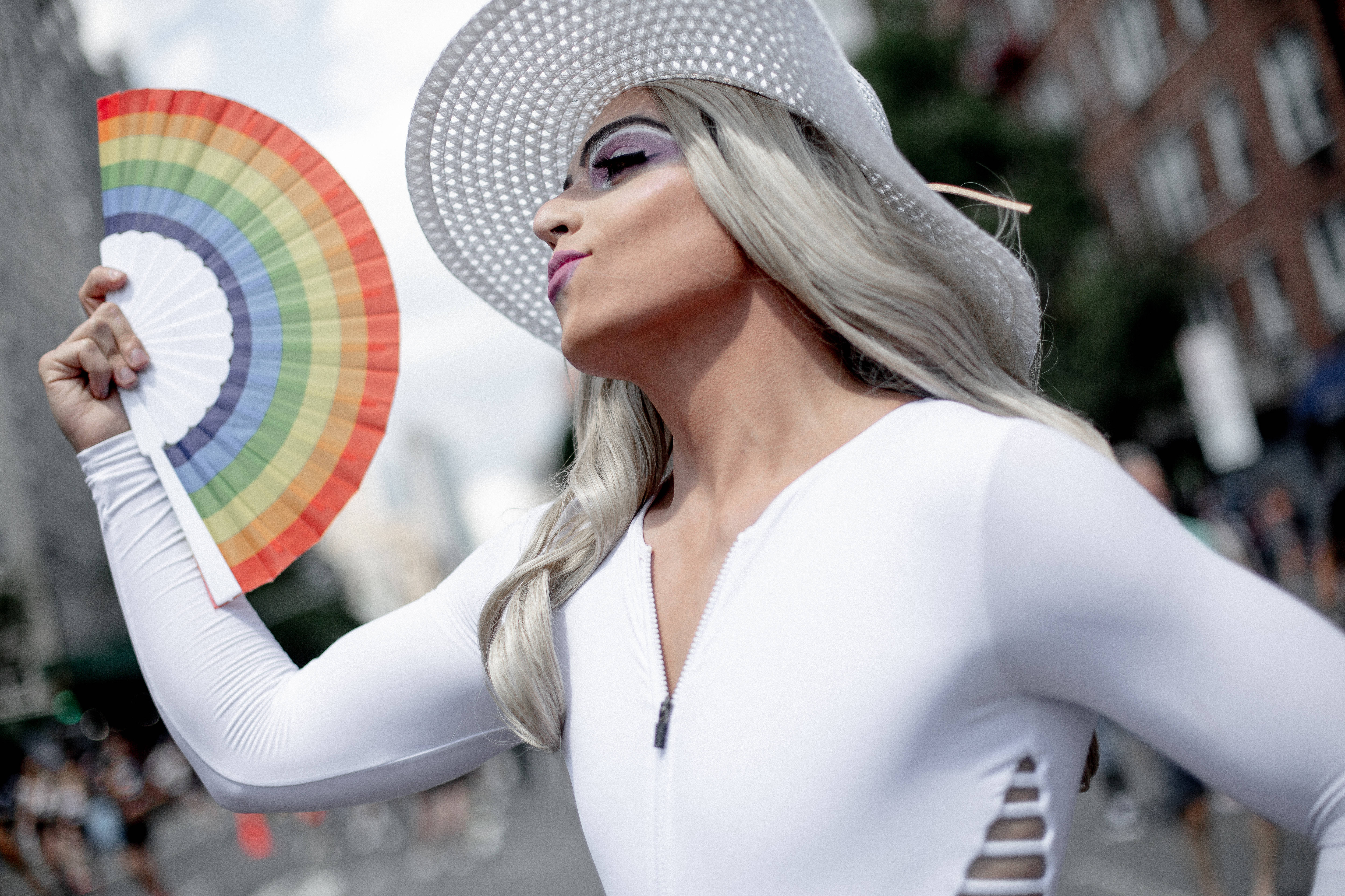 rainbow fan, silver hair, purple eye makeup, 5K Desktop Wallpaper