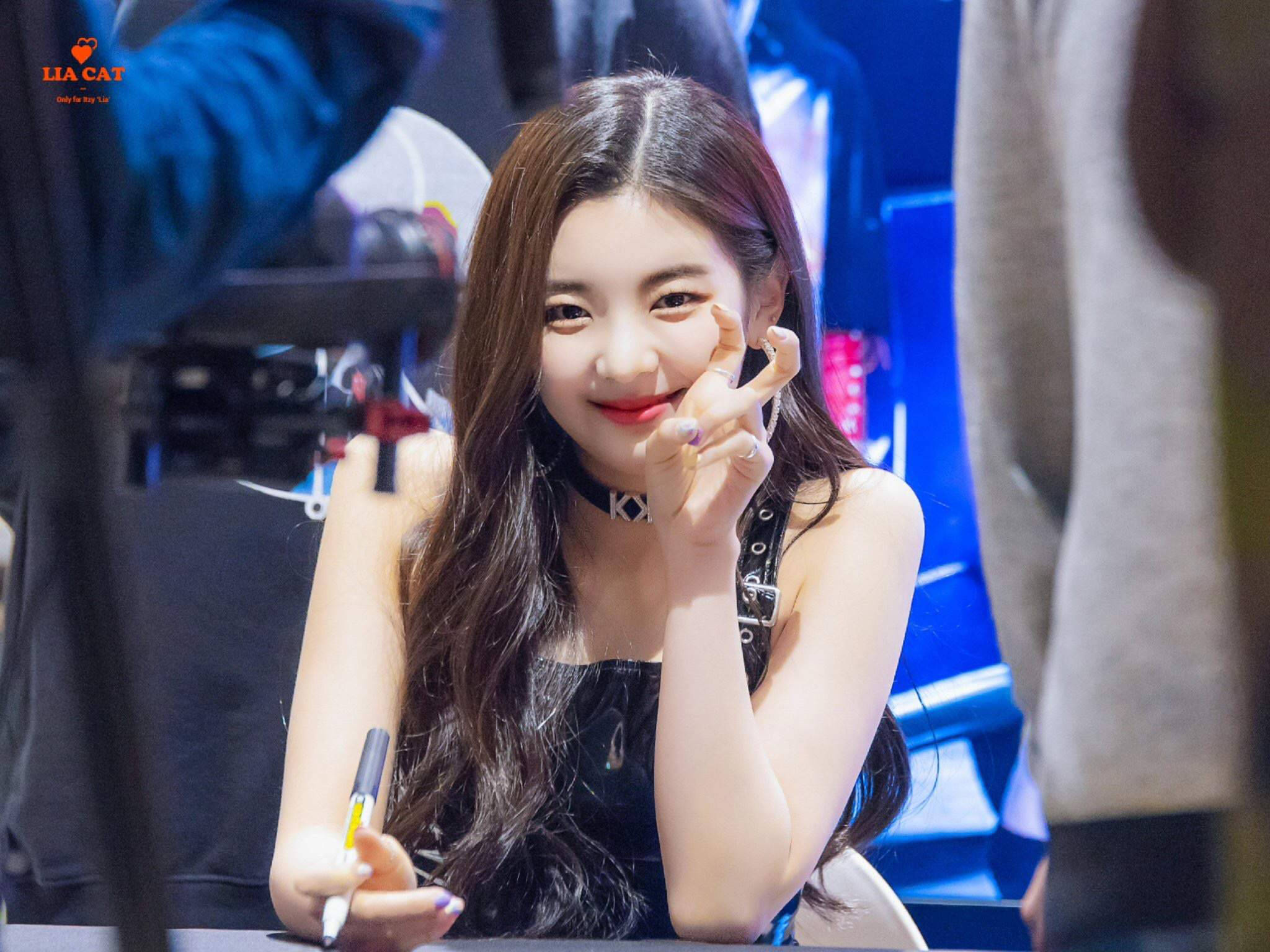 Lia, autograph signing, fan event, Full HD Desktop Wallpaper