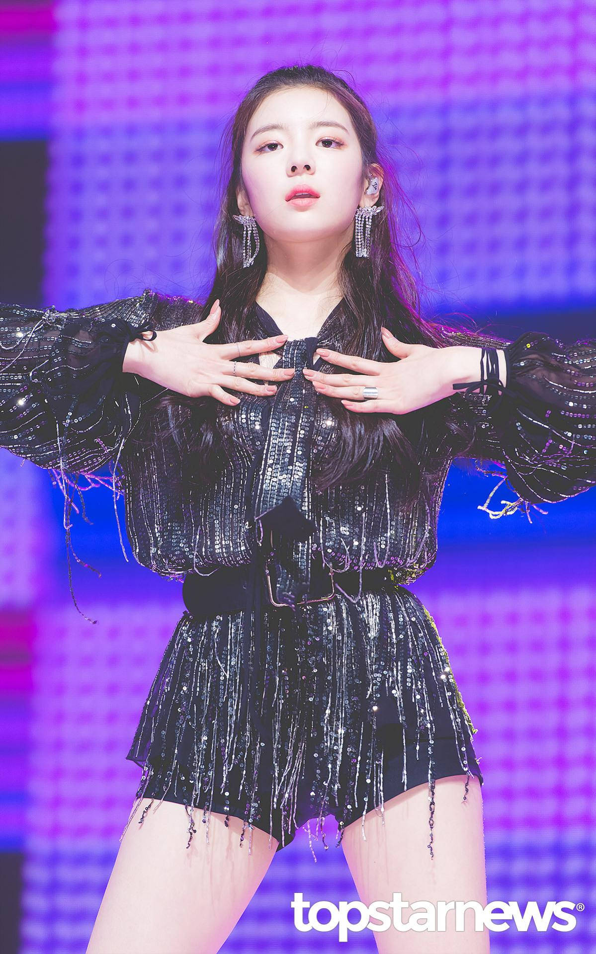 Lia, sparkling black outfit, vibrant purple grid stage, Full HD Phone Wallpaper