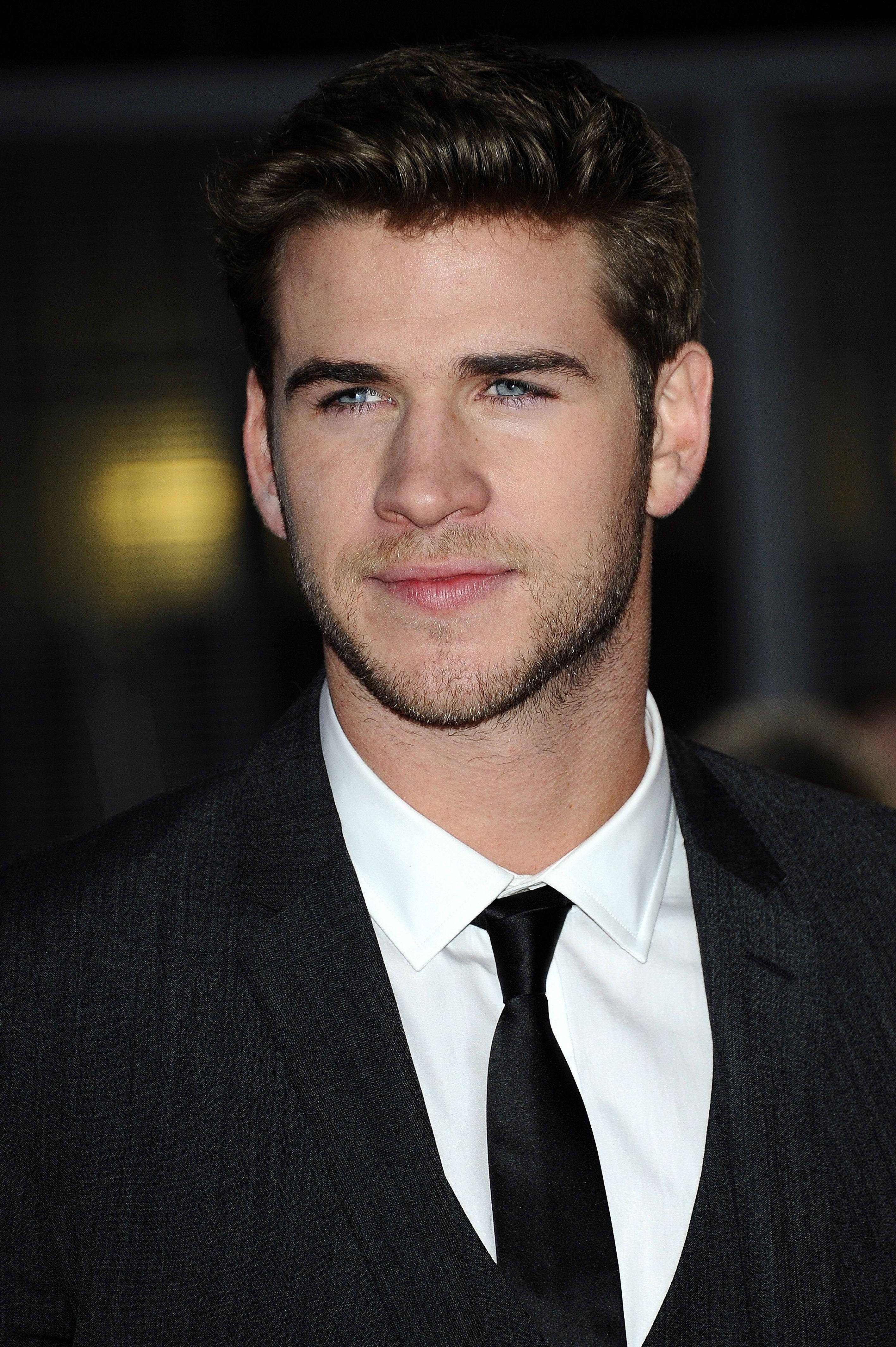 Liam Hemsworth, dark suit, black tie, 4K Phone Wallpaper