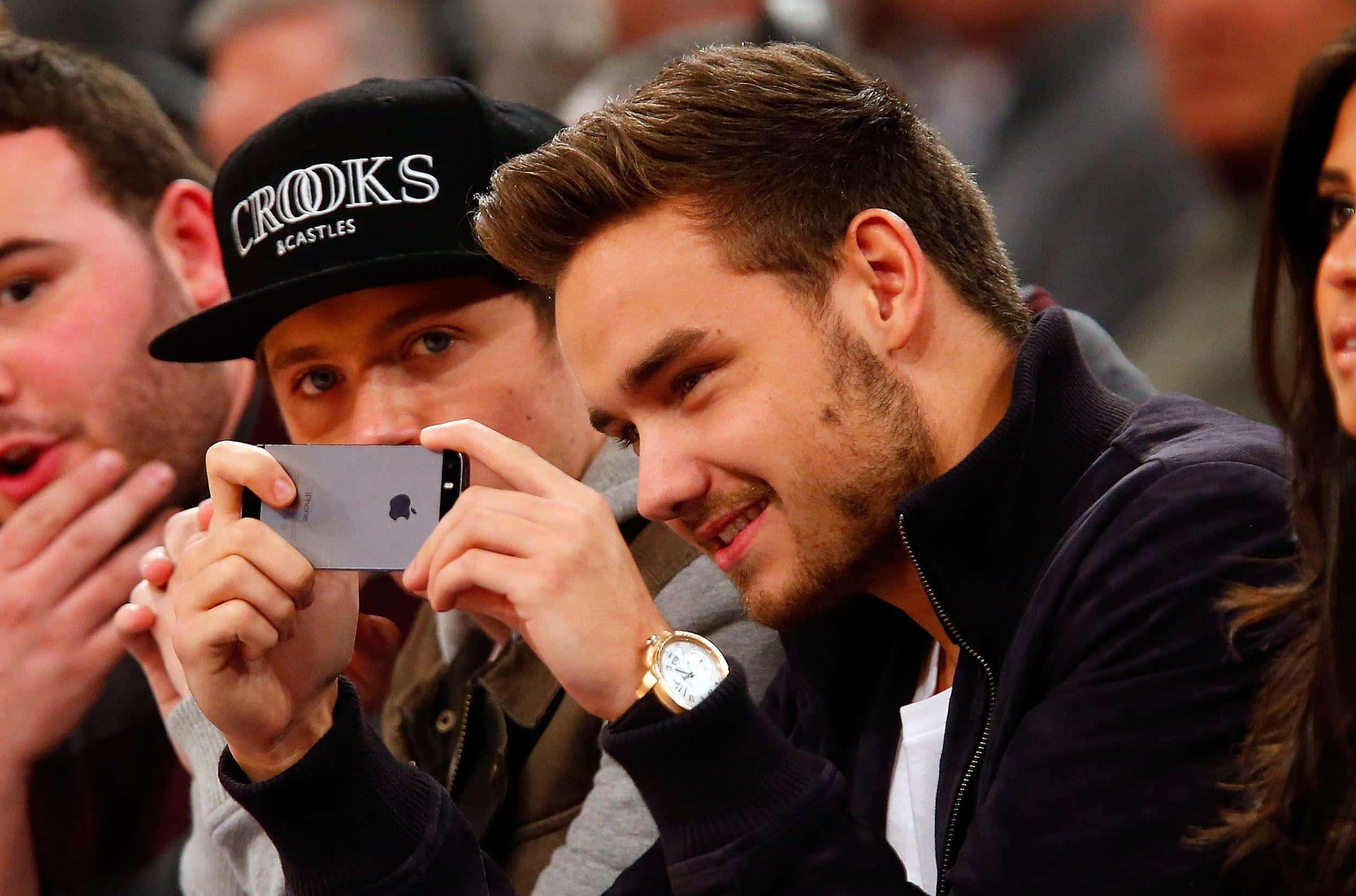 Liam Payne, dark jacket, smartphone, Full HD Desktop Wallpaper