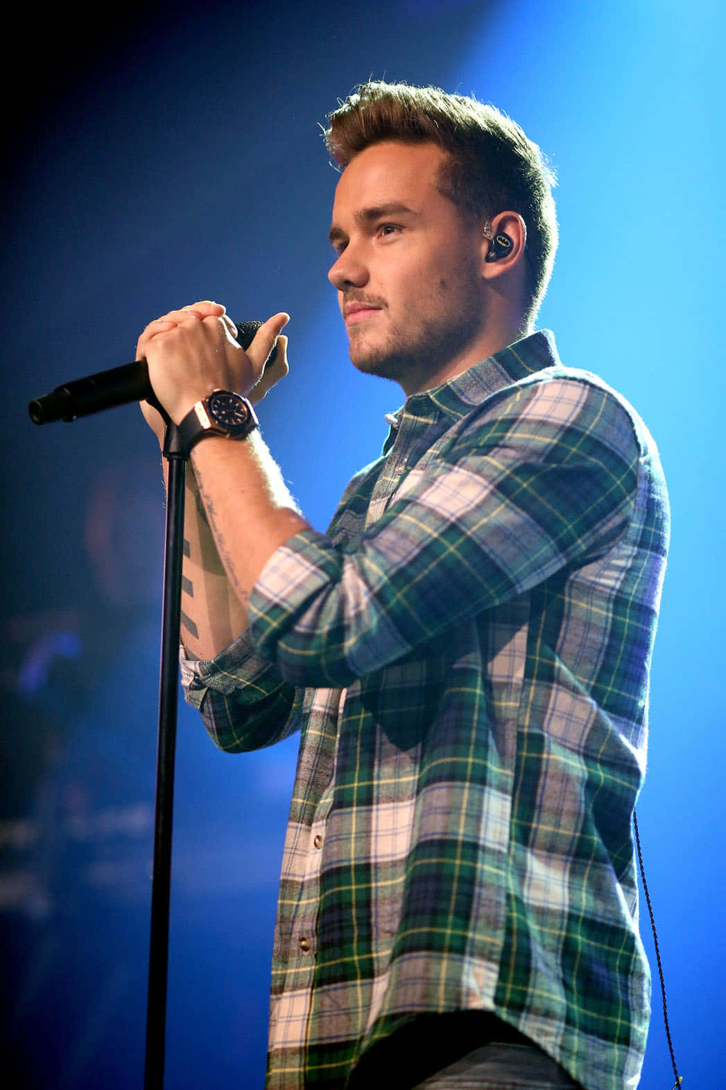 Liam Payne, plaid shirt, blue lights, HD Phone Wallpaper