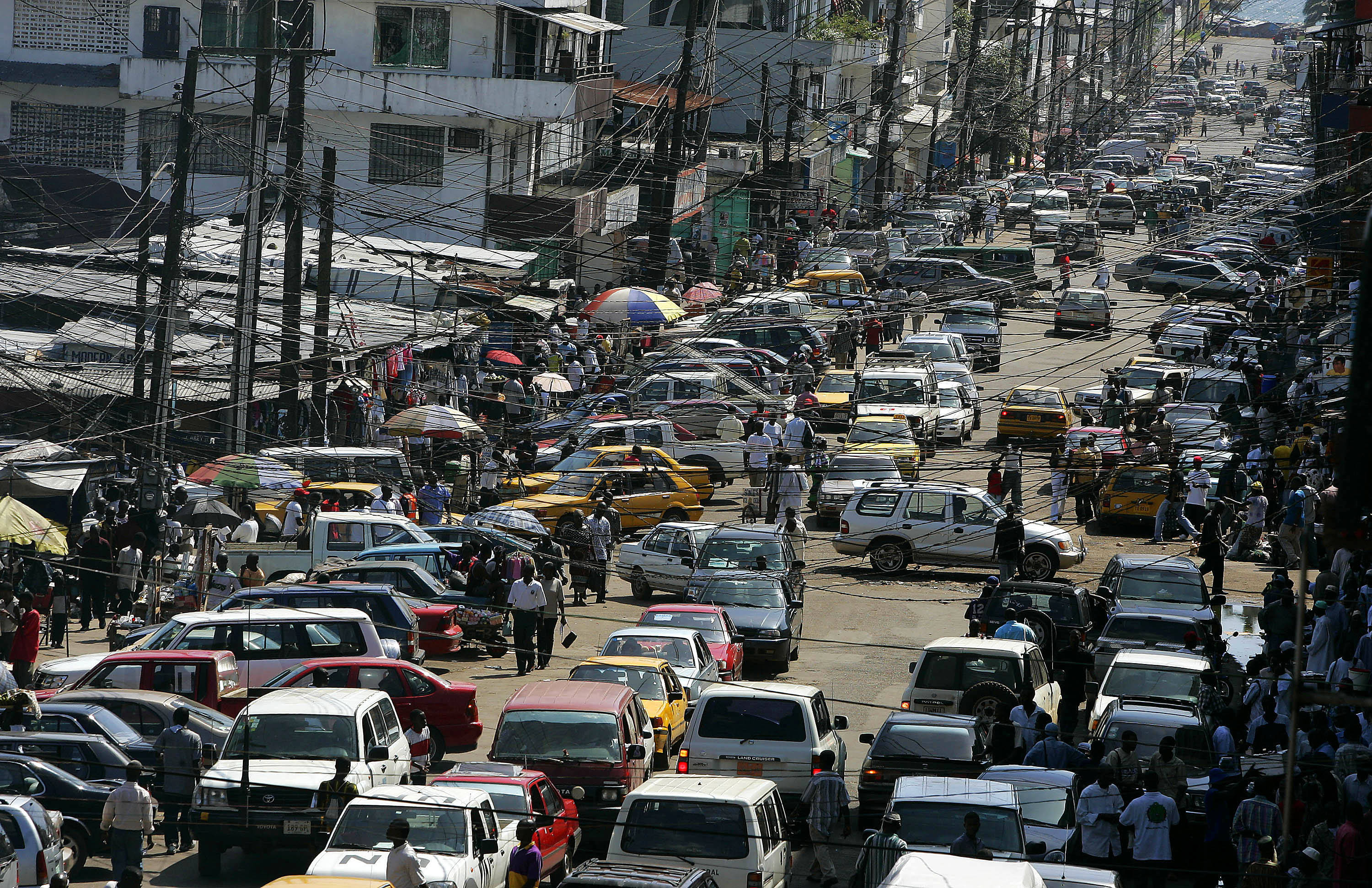 Liberia, road traffic, urban street, 2K Desktop Wallpaper