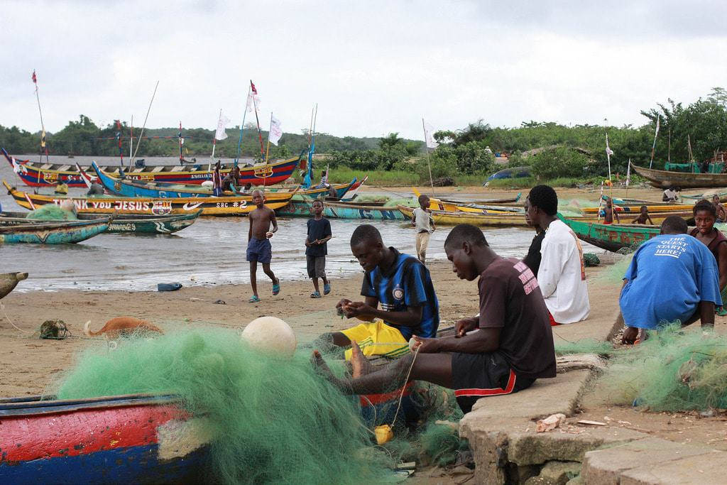 Liberia, ocean fishermen, sandy shore, SD Desktop Wallpaper