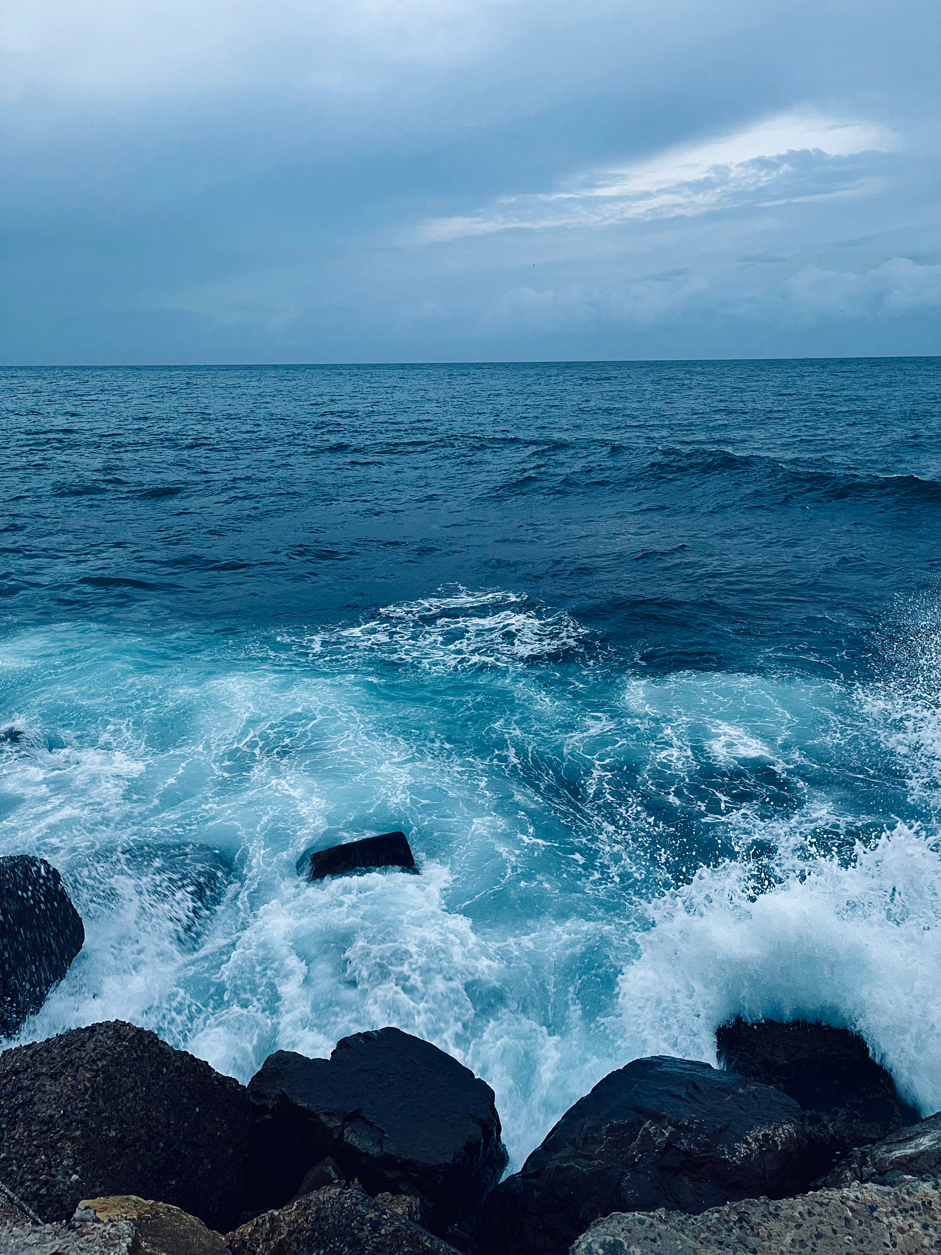 rocky seaside, Libya, turquoise waves, 4K Phone Wallpaper