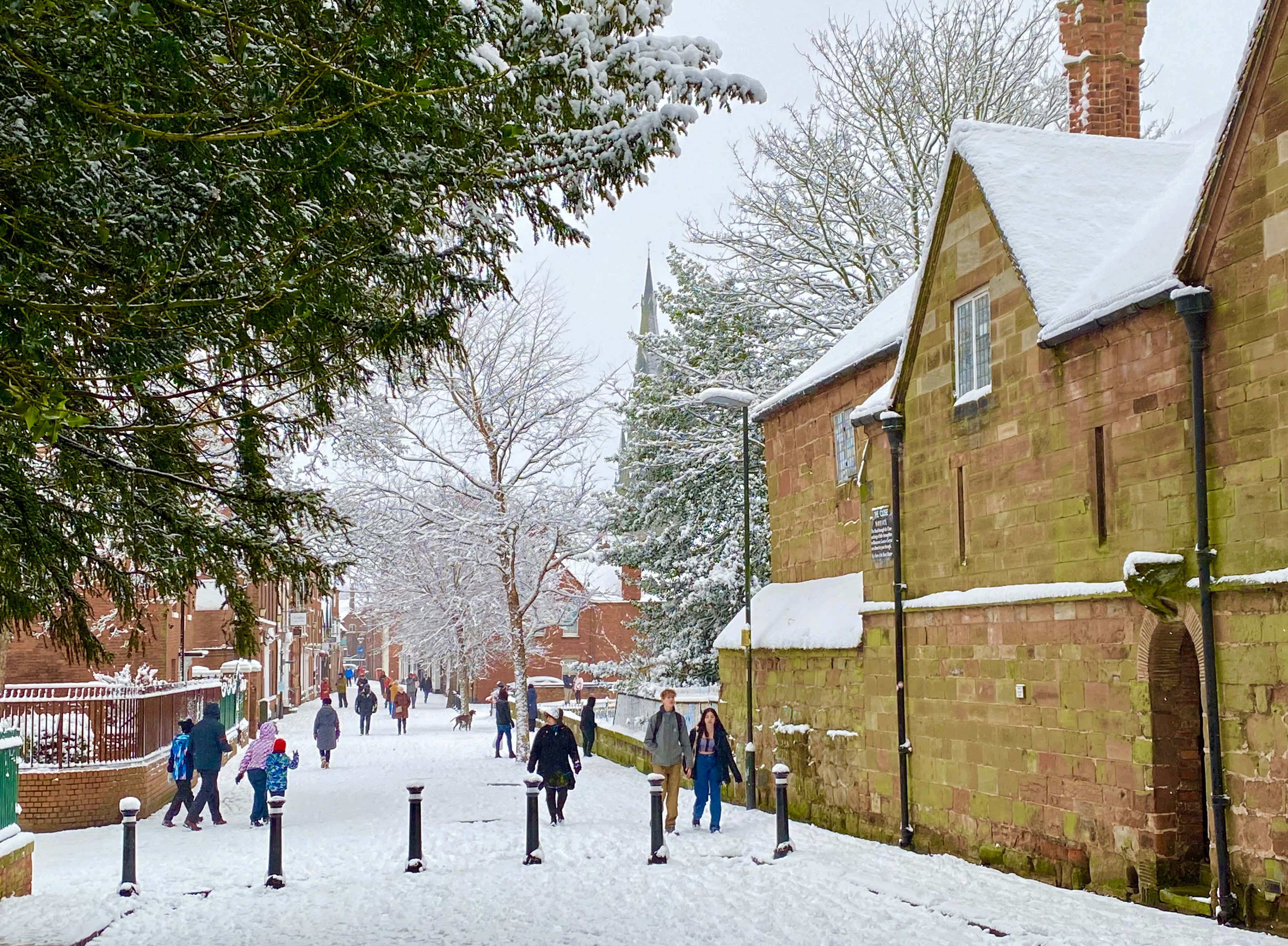 Lichfield, snow, brick buildings, 4K Desktop Wallpaper