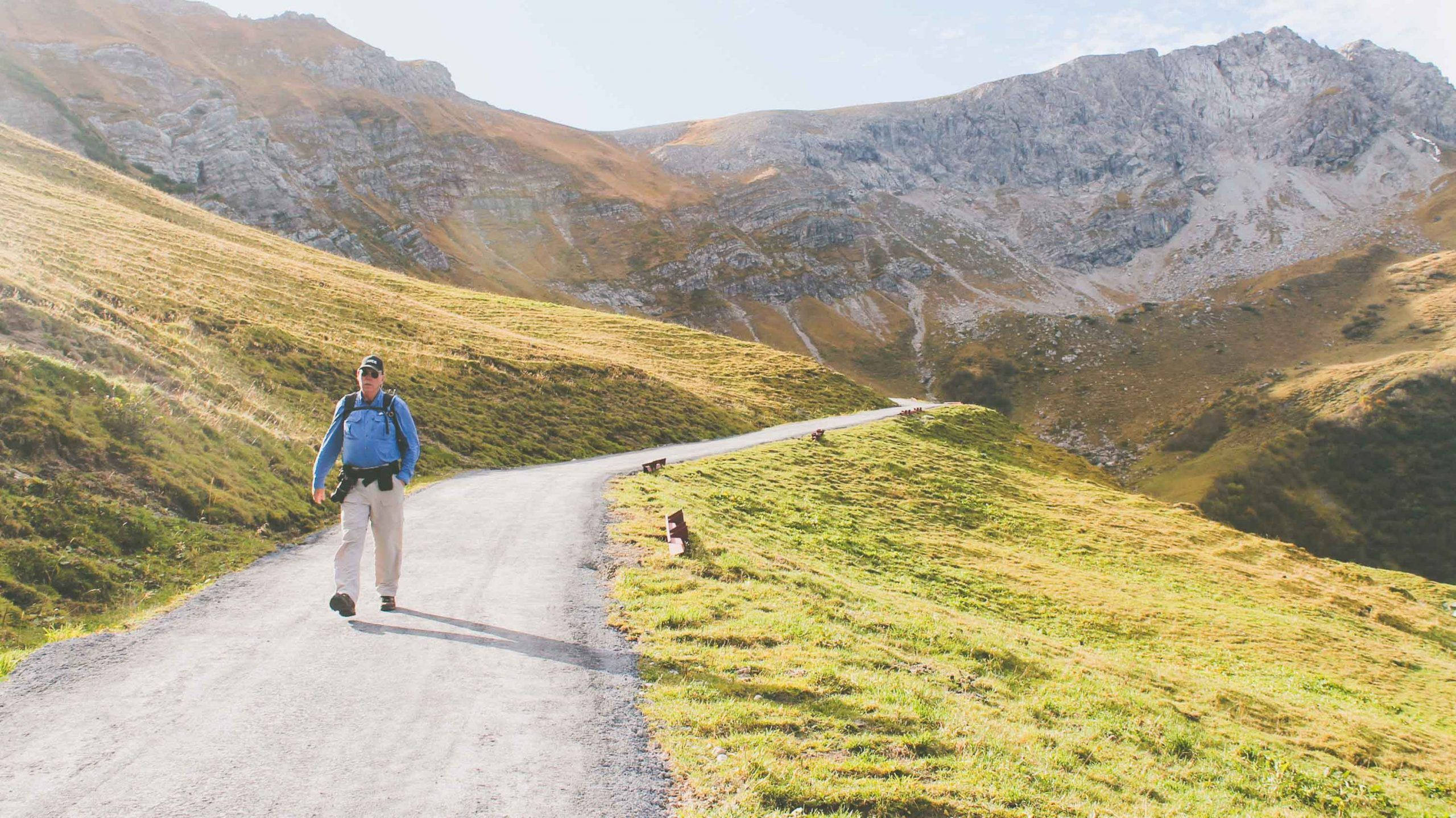 Liechtenstein, trail, hills, 2K Desktop Wallpaper