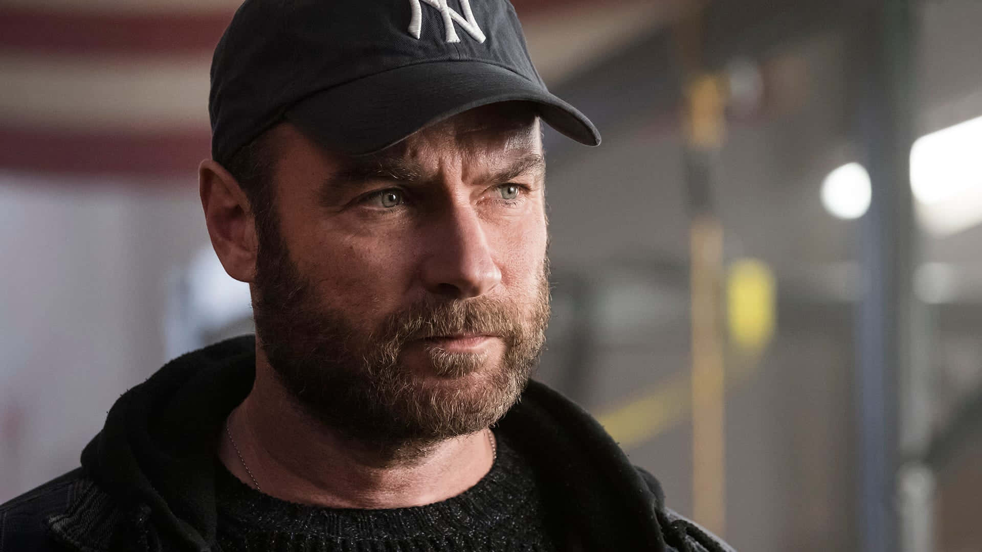 Liev Schreiber, black NY cap, rugged bearded man, Full HD Desktop Wallpaper