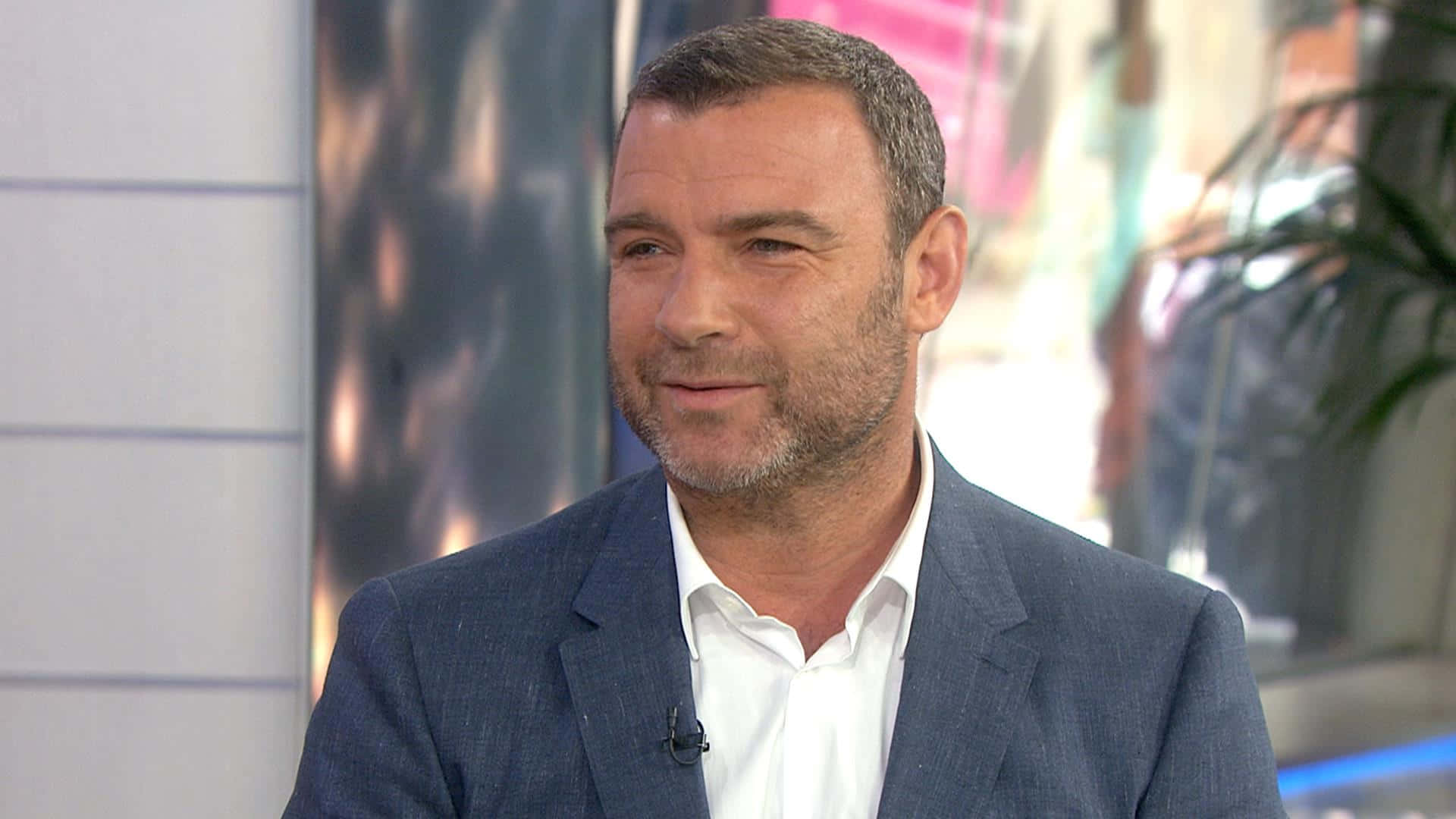 Liev Schreiber, blue suit, white shirt, Full HD Desktop Wallpaper