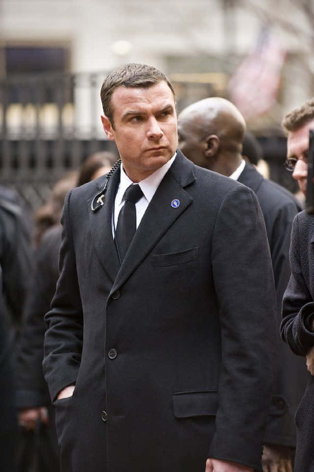 Liev Schreiber, black suit, urban street, SD Phone Wallpaper