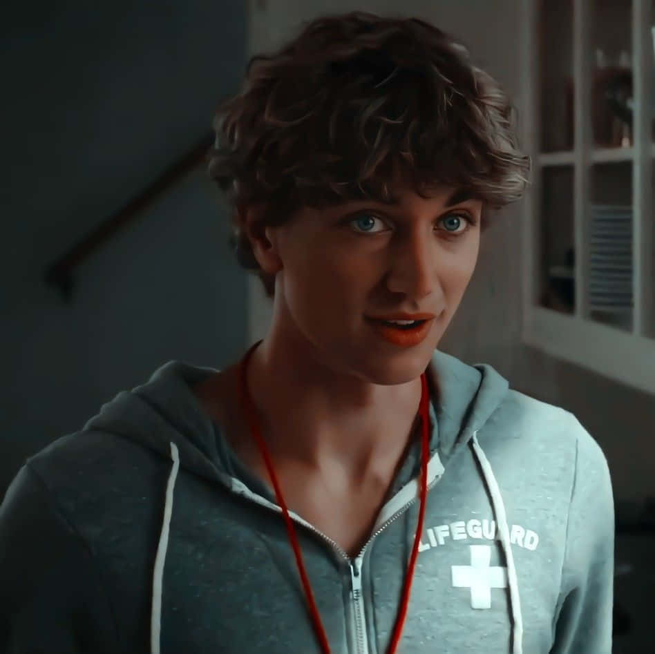 Lifeguard, curly brown hair, bright blue eyes, SD Desktop Wallpaper