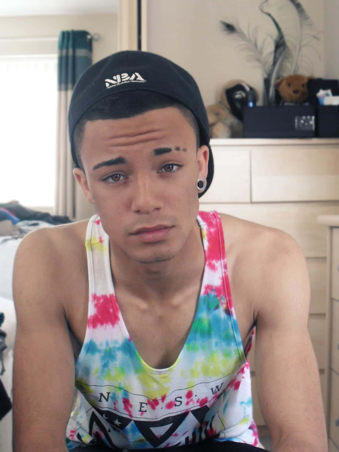 NBA cap, tie-dye tank top, bedroom, HD Phone Wallpaper