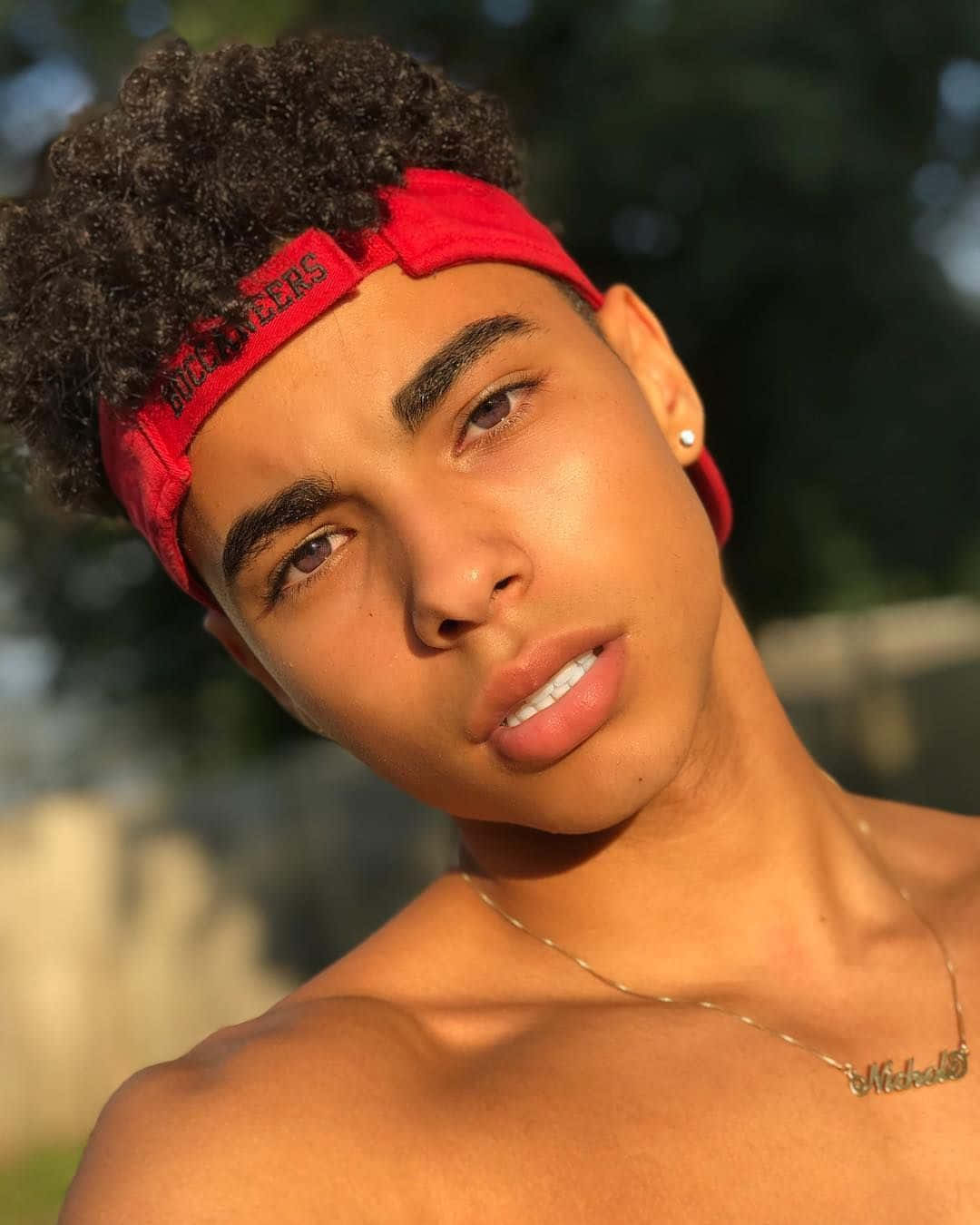 light skinned boy, curly hair, red headband, HD Phone Wallpaper