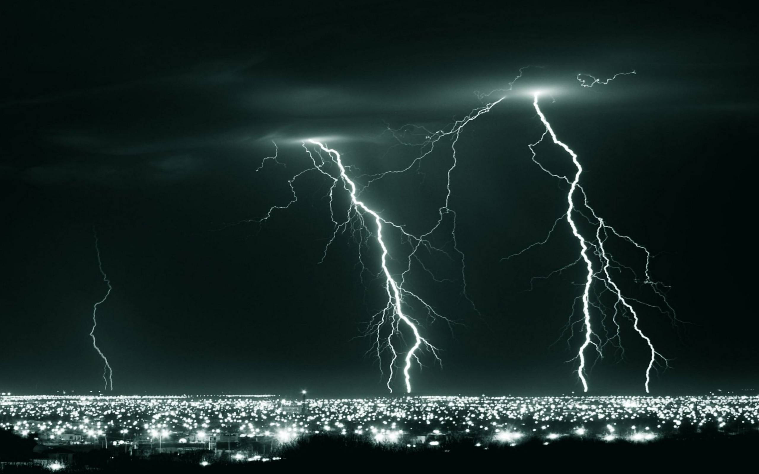 Evening Thunderstorm, cityscape, jagged lightning bolts, 2K Desktop Wallpaper