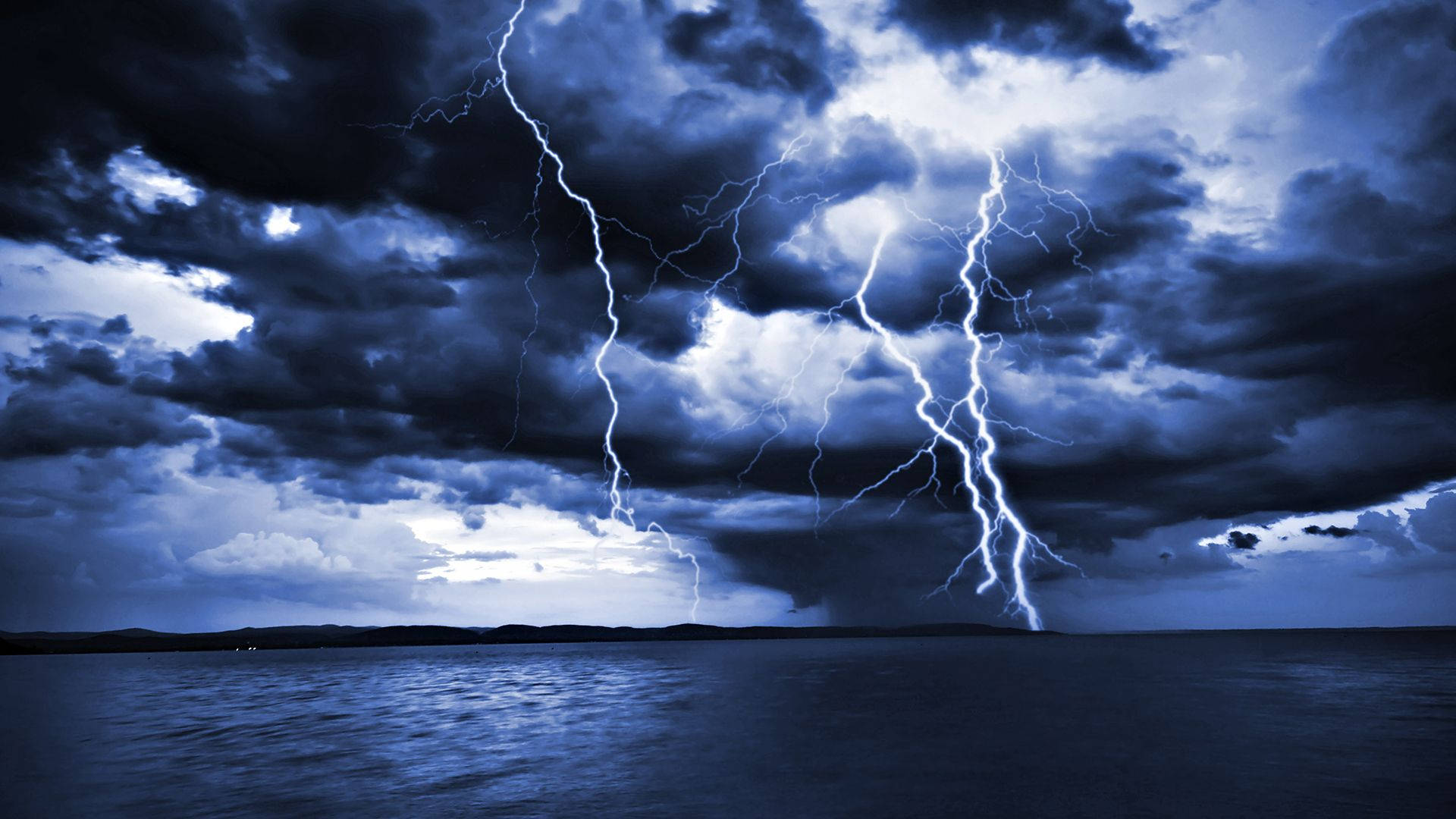 lightning strikes, turbulent stormy sky, vast dark blue ocean, Full HD Desktop Wallpaper