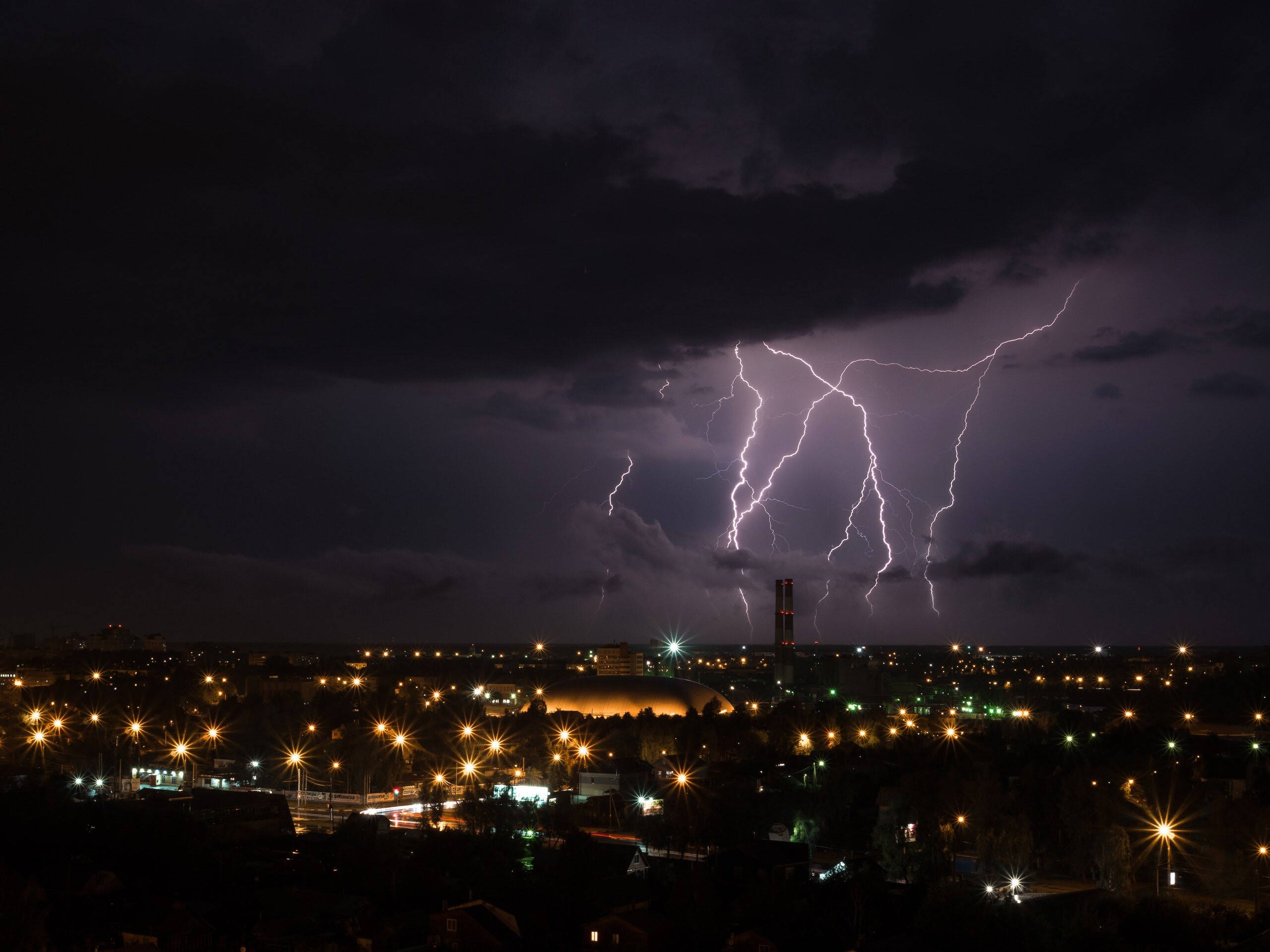 Lightning, city skyline, urban skyline, 2K Desktop Wallpaper
