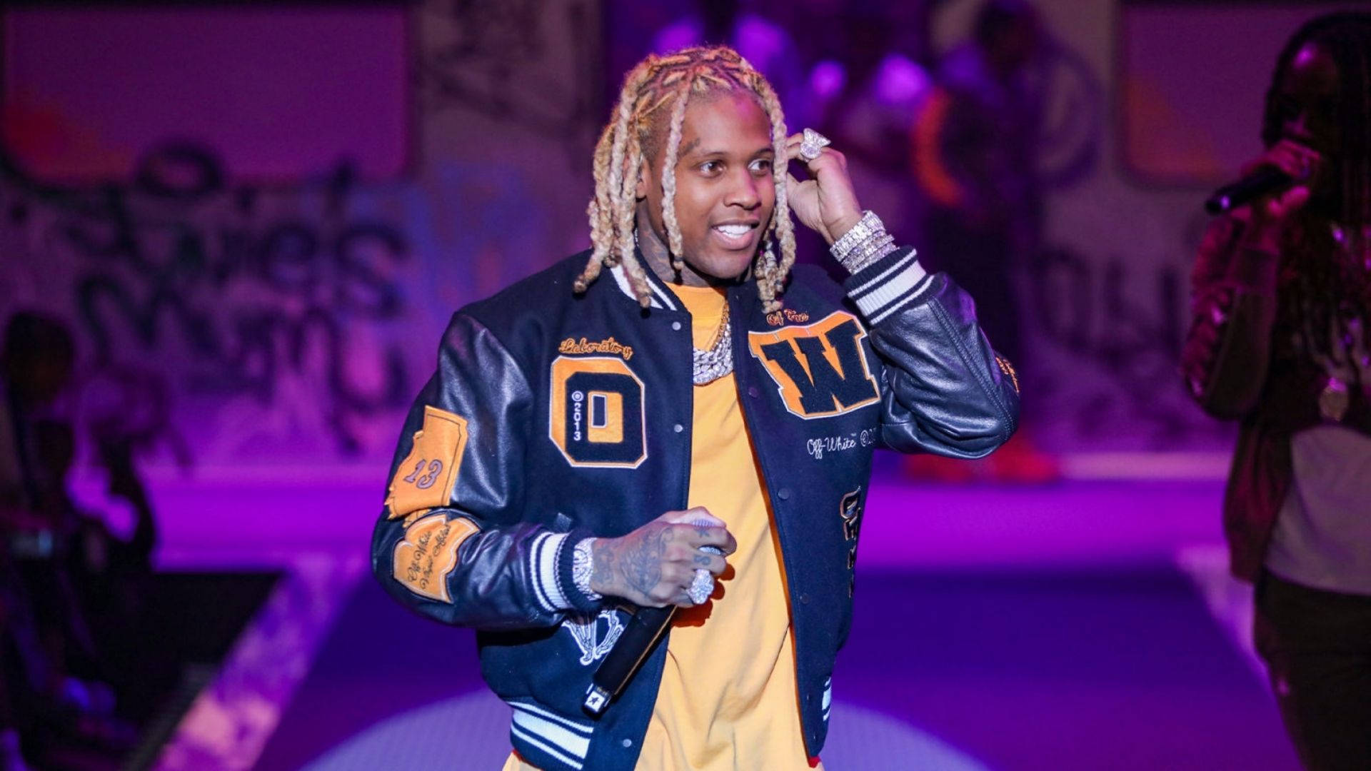Lil Durk, purple-lit stage, graffiti backdrop, Full HD Desktop Wallpaper