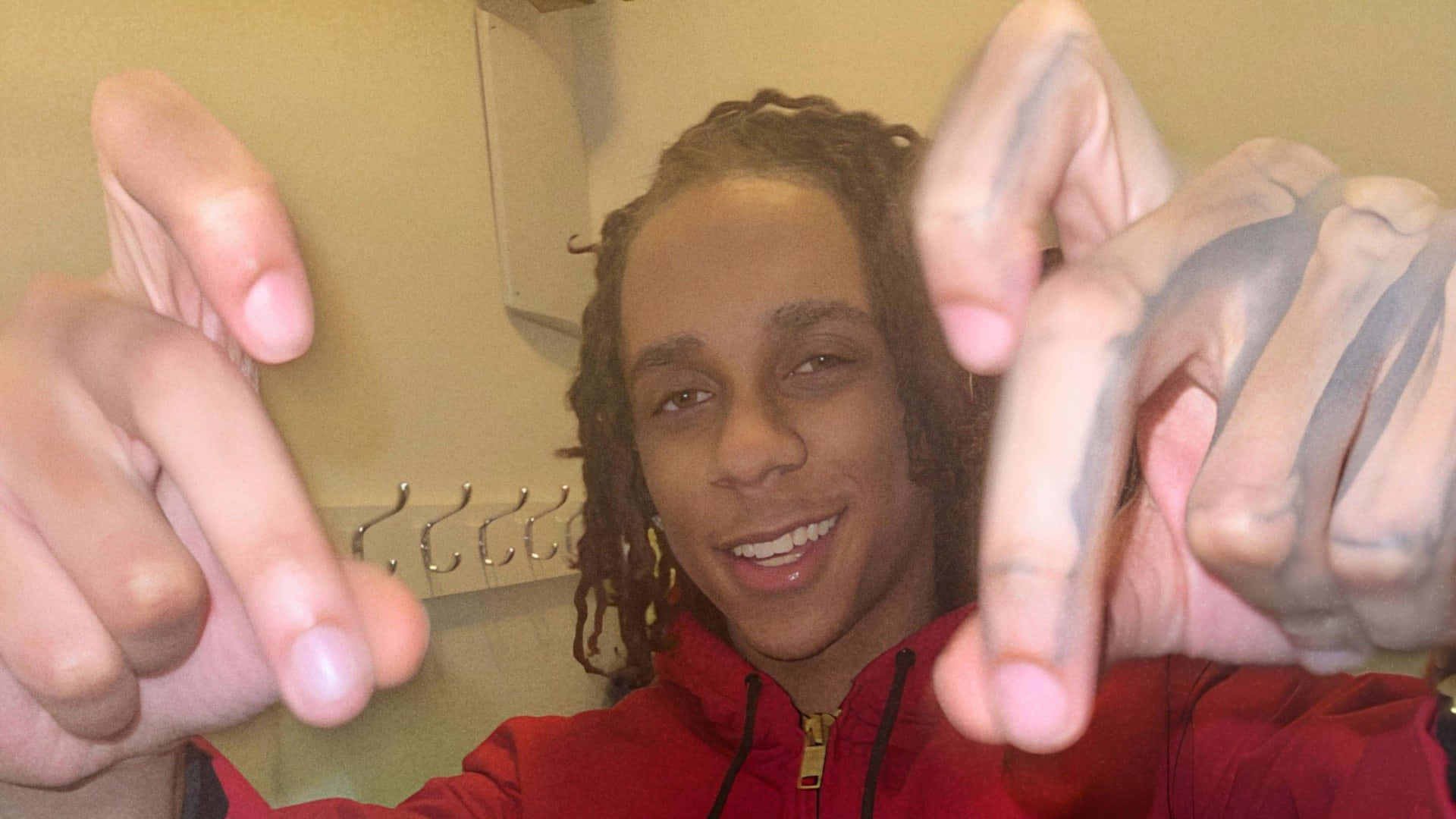 Lil Jeff, dreadlocks, tattoos on fingers, Full HD Desktop Wallpaper