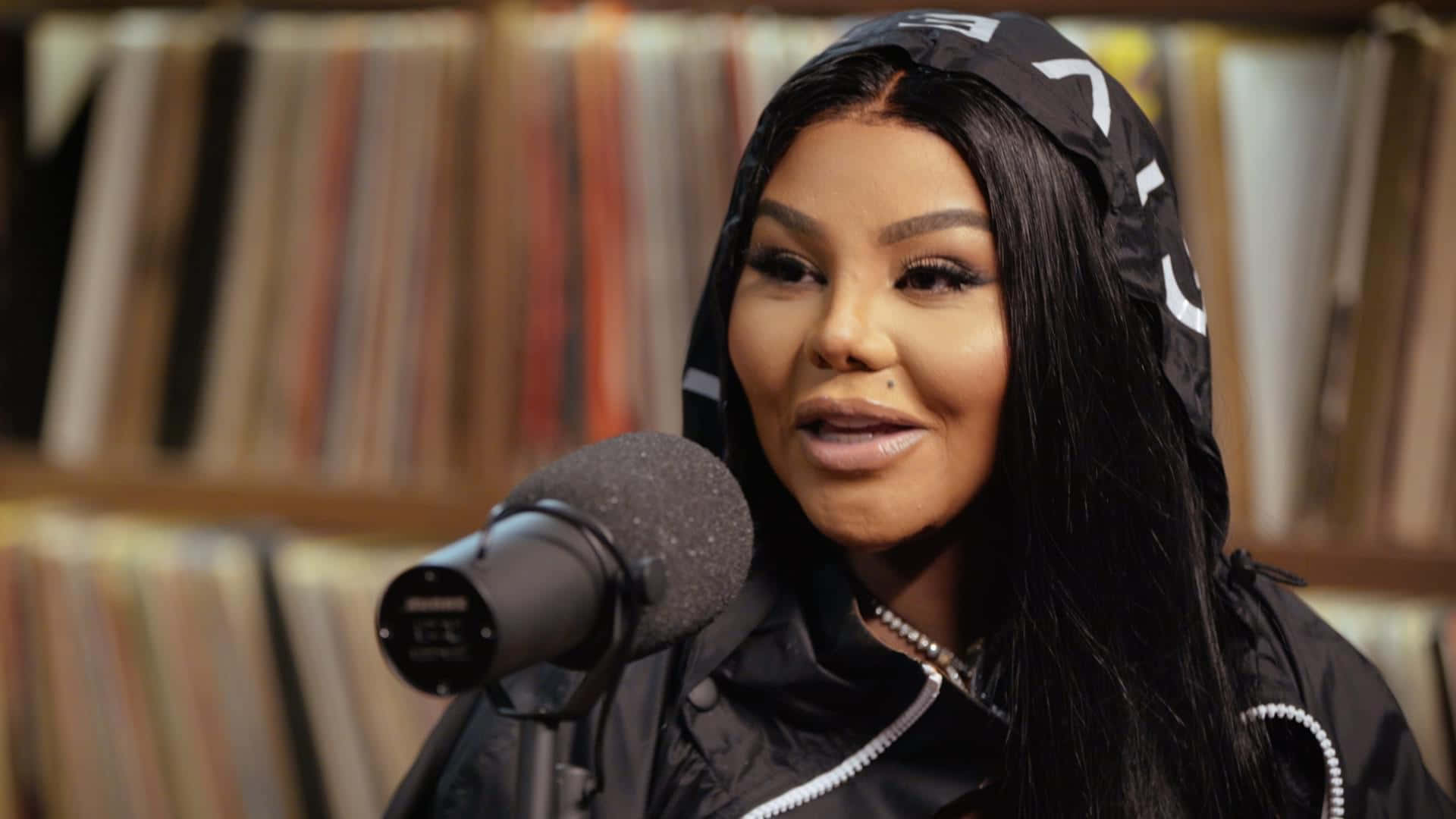 Lil Kim, podcast interview, black hooded jacket, Full HD Desktop Wallpaper