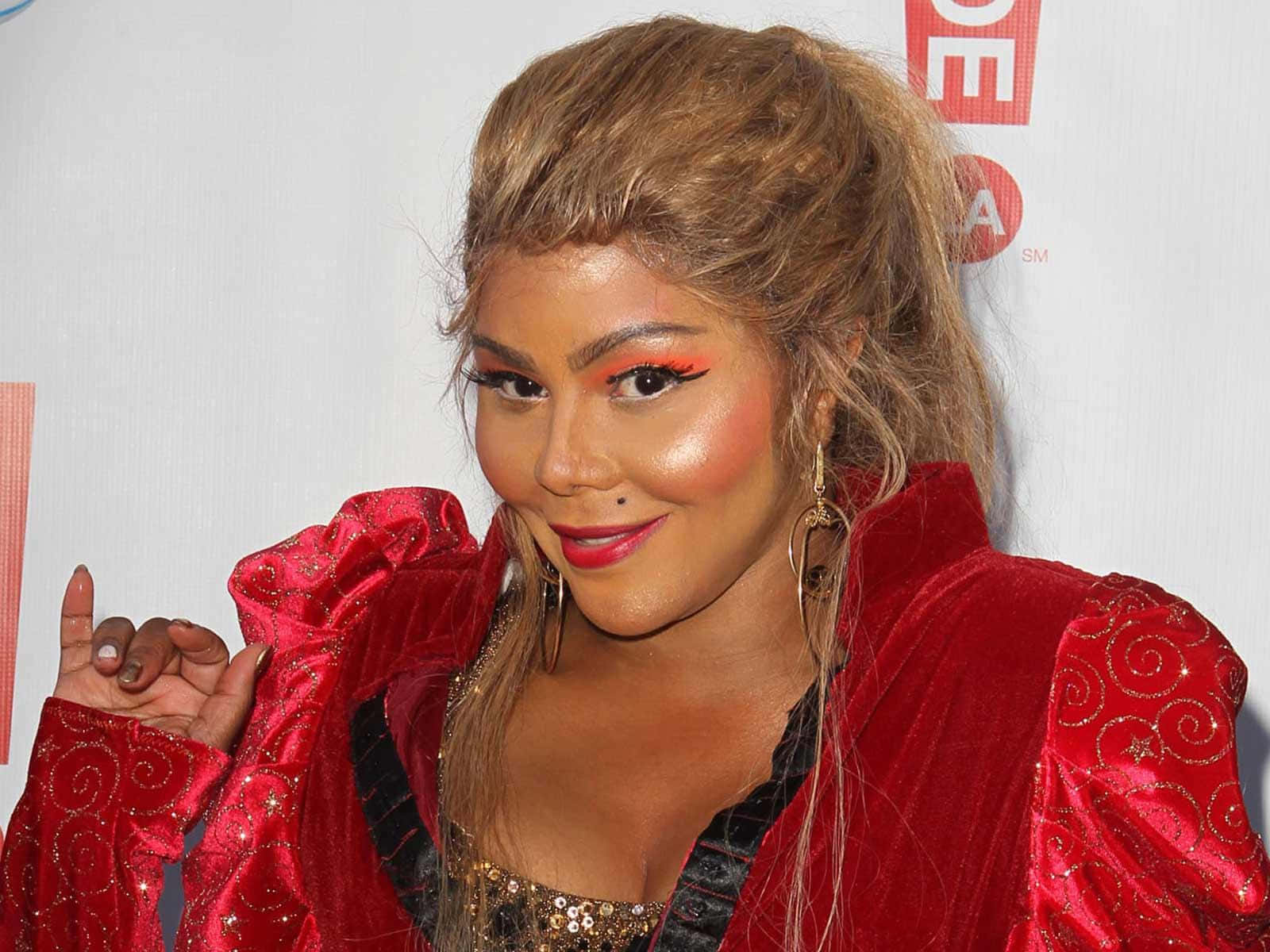 Lil Kim, red velvet jacket, gold swirls, HD Desktop Wallpaper