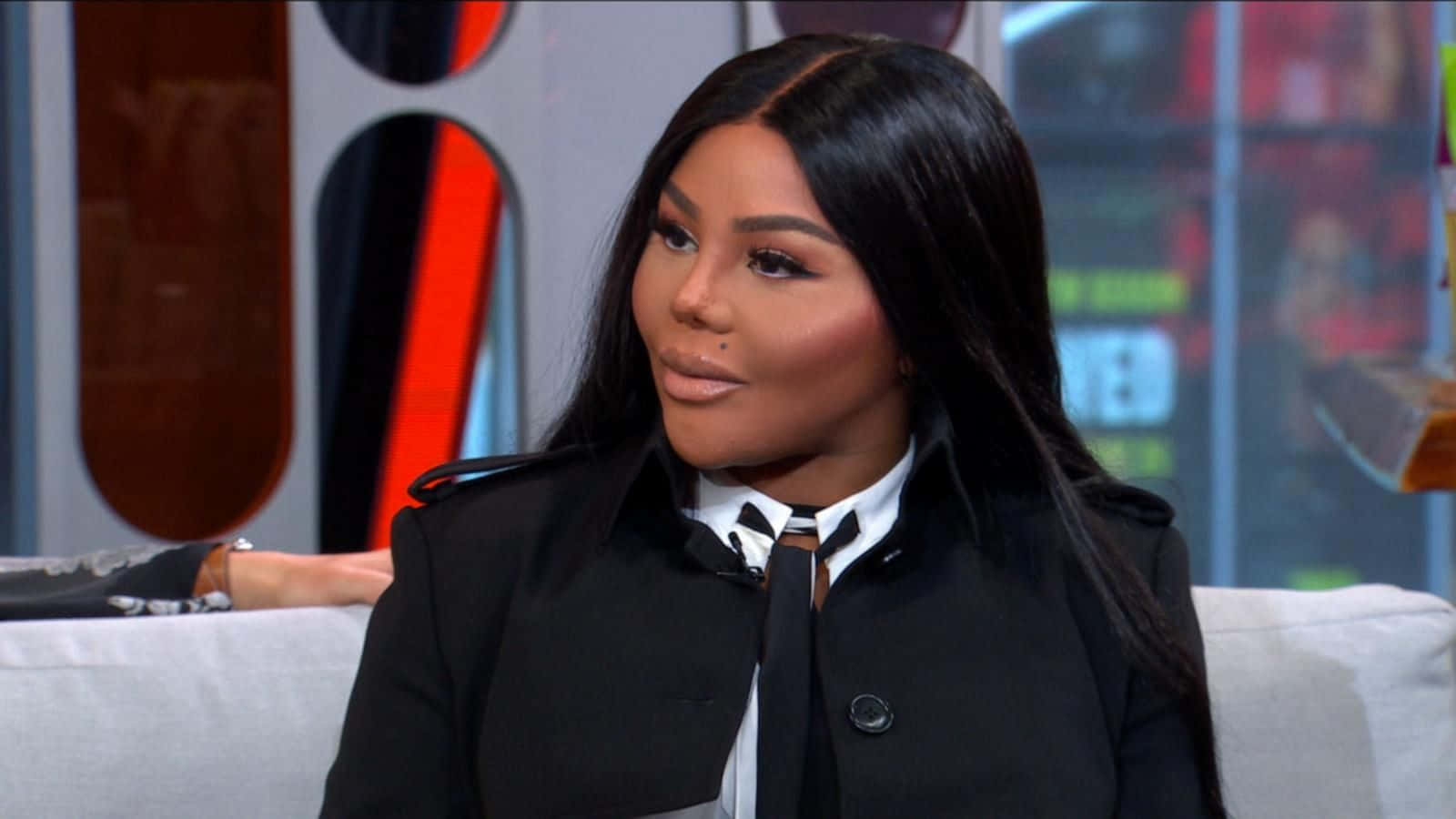Lil Kim, black coat, white shirt, HD Desktop Wallpaper