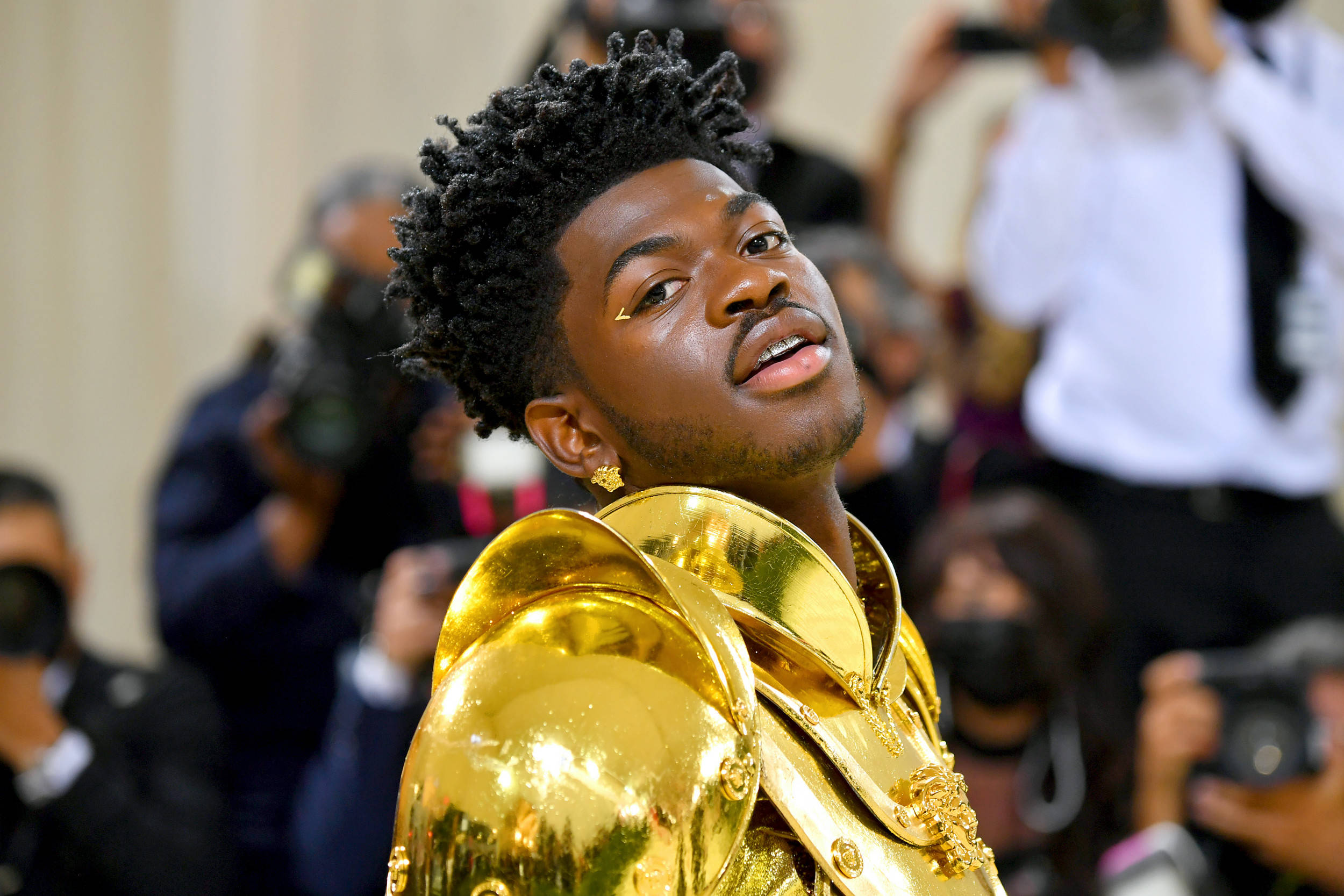 Lil Nas X, gold armor outfit, shiny gold outfit, Full HD Desktop Wallpaper