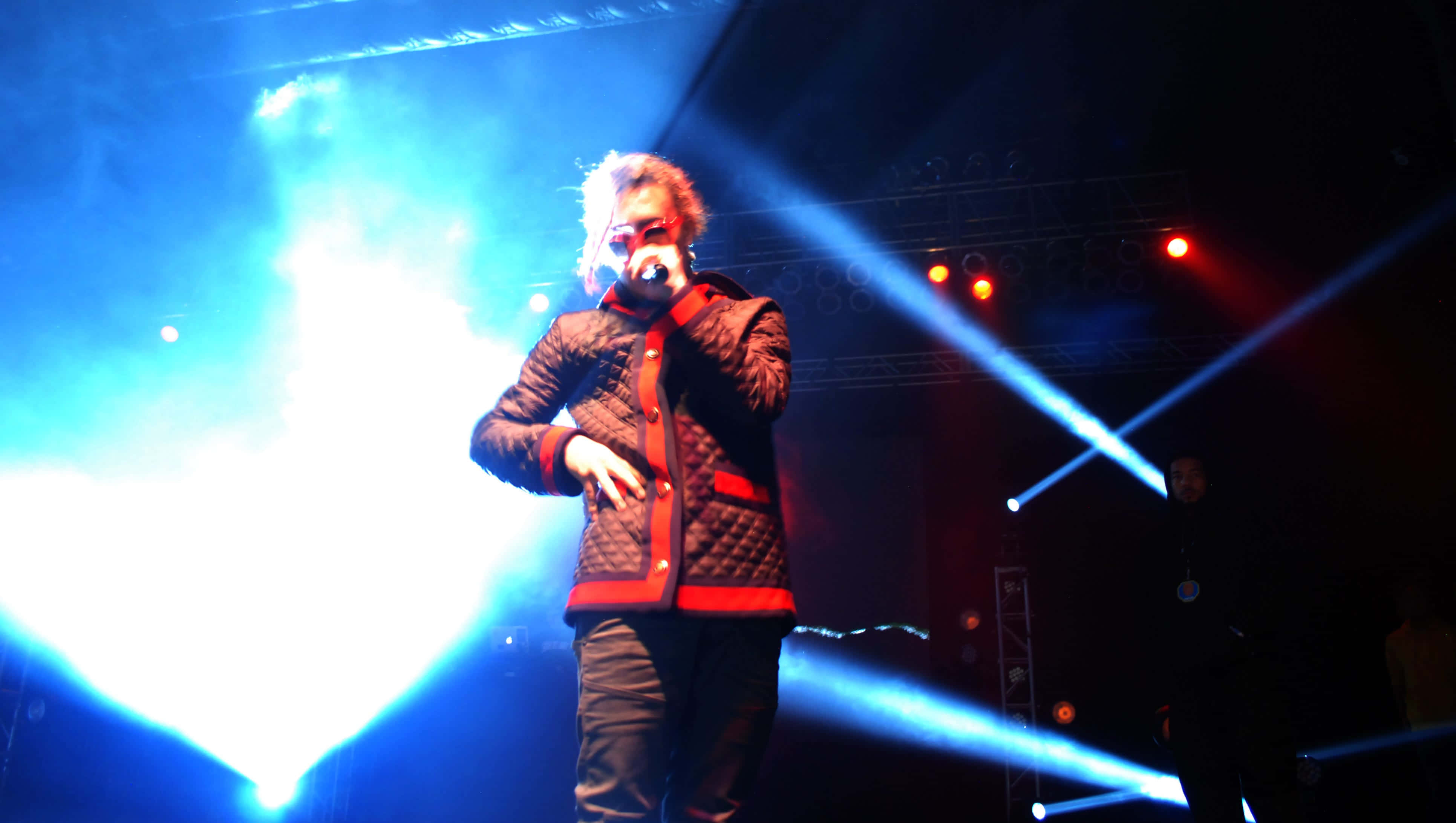Lil Pump, quilted jacket, blue stage lights, 4K Desktop Wallpaper