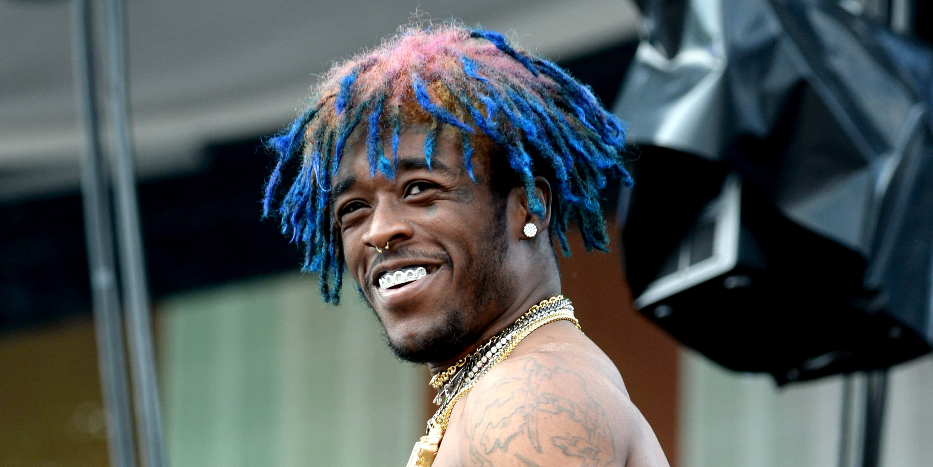 Lil Uzi Vert, blue hair, pink dreadlocks, 2K Desktop Wallpaper