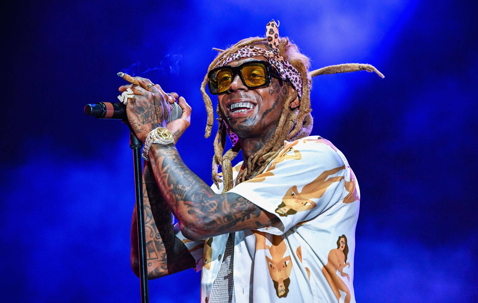 Lil Wayne, blue stage lights, patterned shirt, Full HD Desktop Wallpaper
