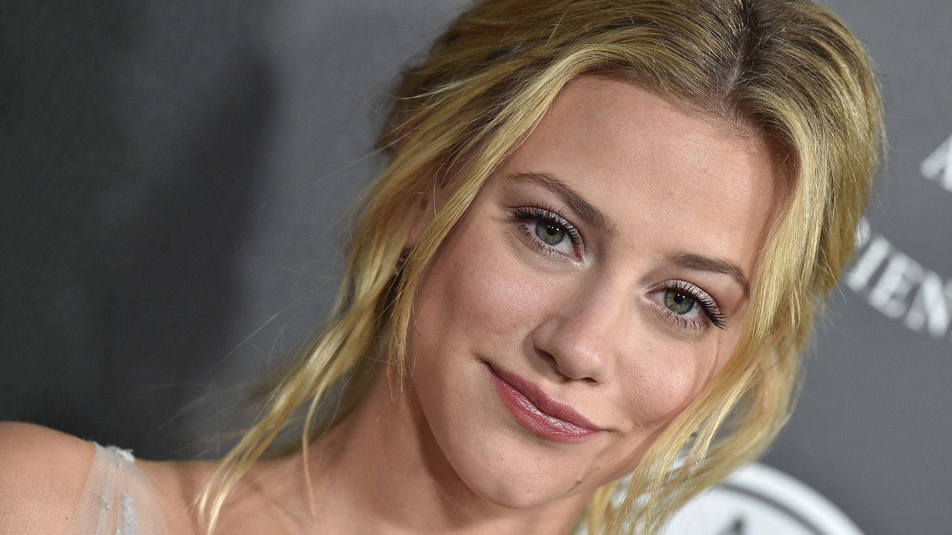 Lili Reinhart, blonde, green eyes, Full HD Desktop Wallpaper