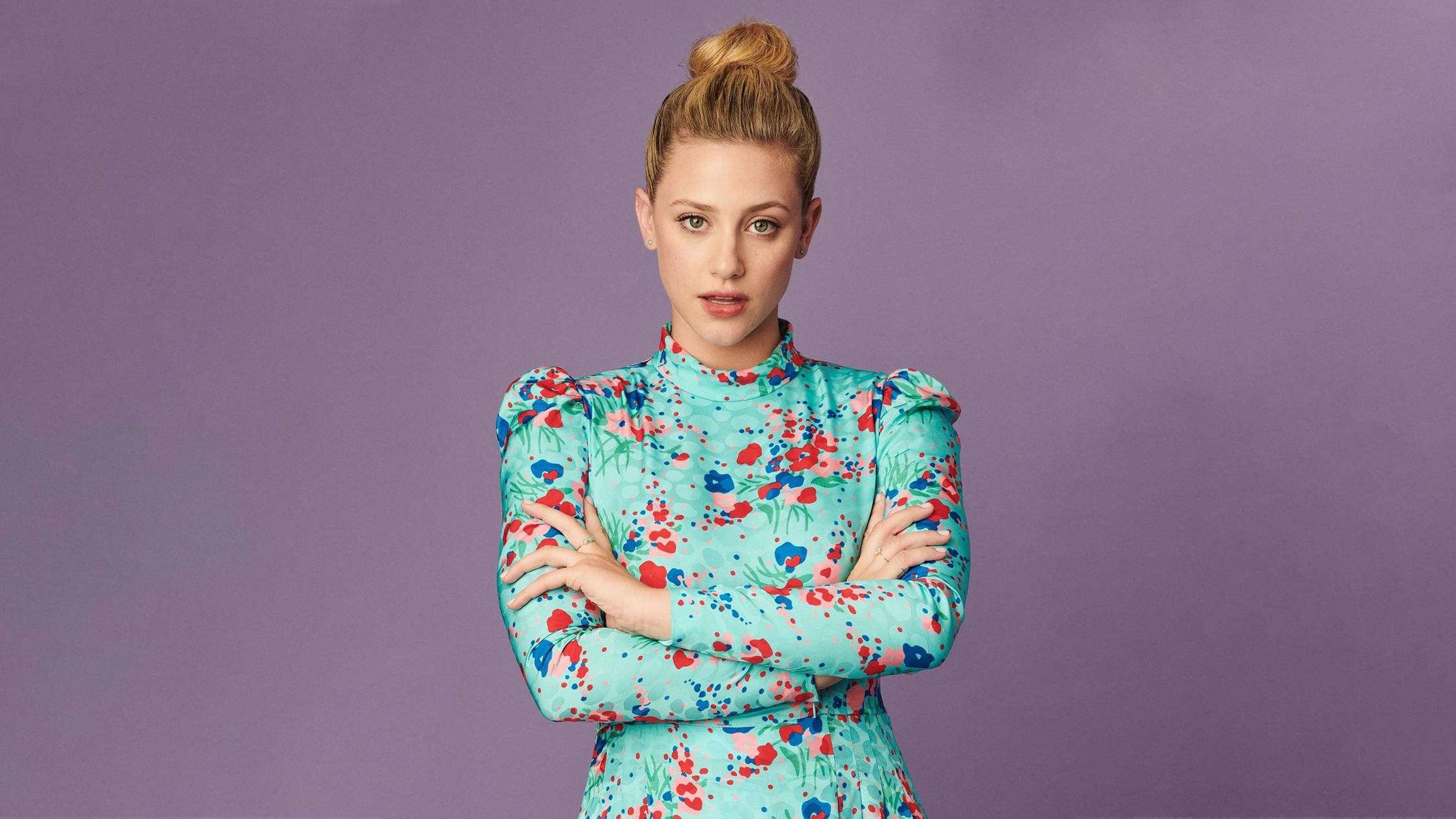 Lili Reinhart, blonde hair, bun, Full HD Desktop Wallpaper