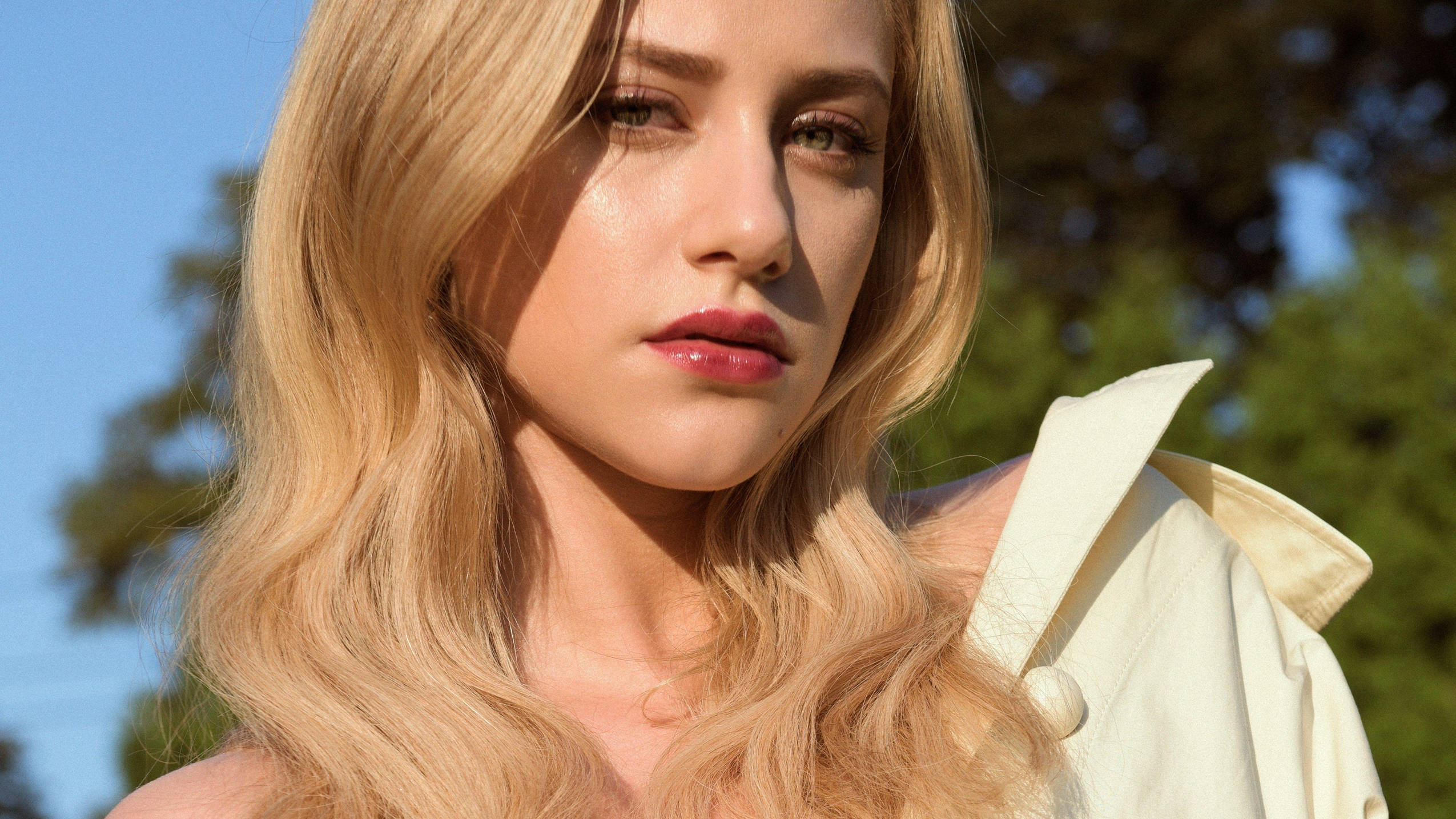 Lili Reinhart, sunbeam, blonde woman, Full HD Desktop Wallpaper
