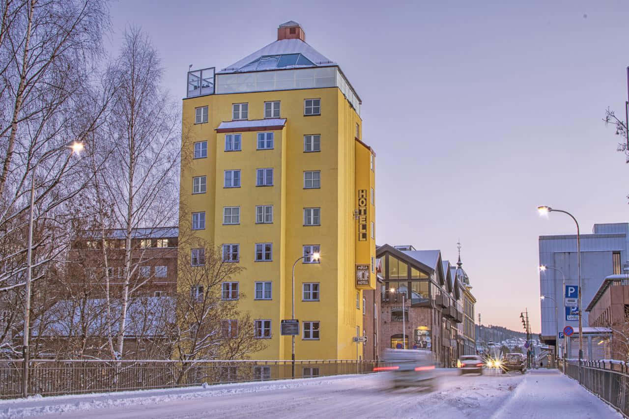 Lillehammer, twilight cityscape, vibrant yellow hotel, HD Desktop Wallpaper