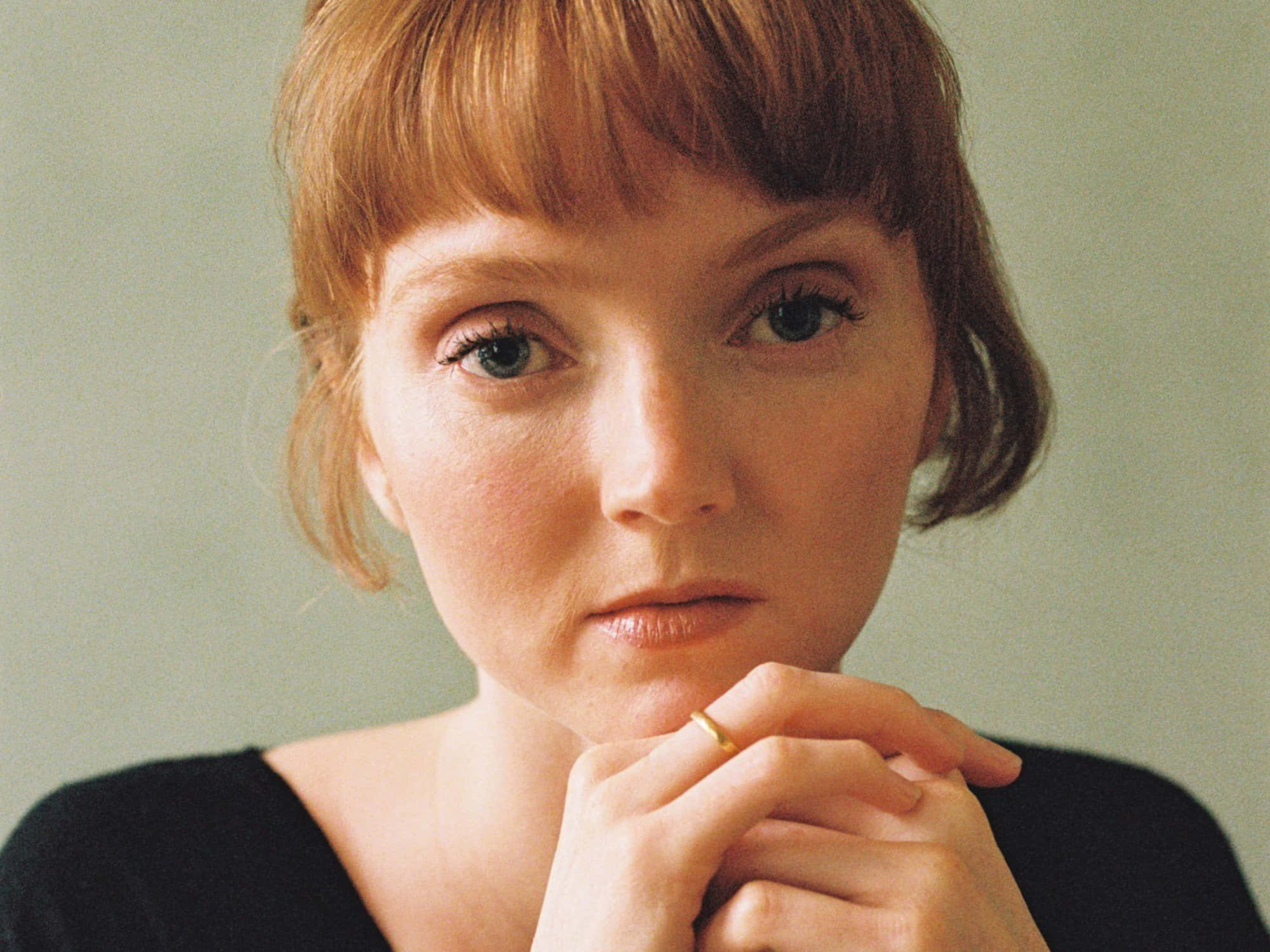 Lily Cole, reddish-brown bob haircut, bangs, Full HD Desktop Wallpaper
