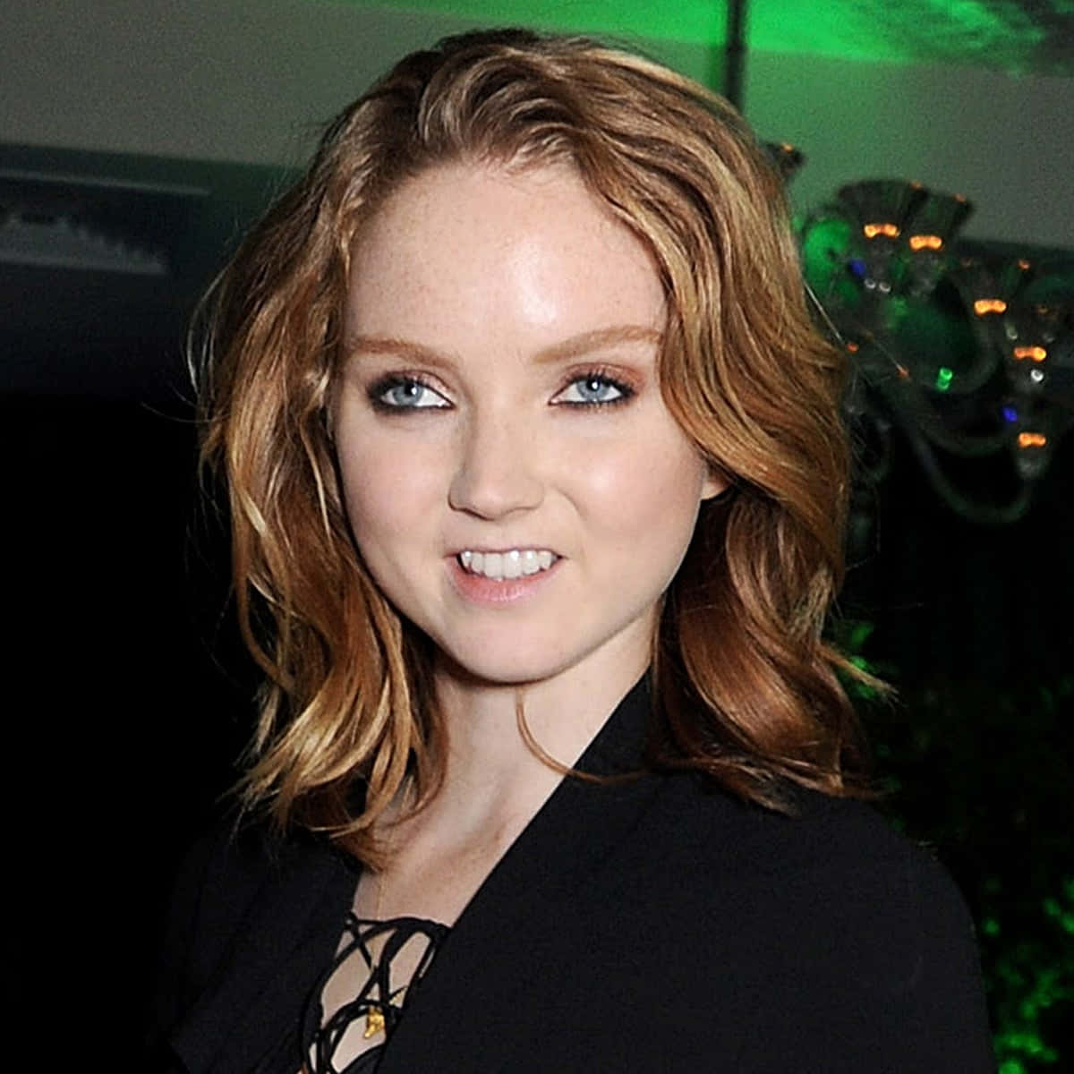 Lily Cole, wavy auburn hair, bright blue eyes, SD Desktop Wallpaper