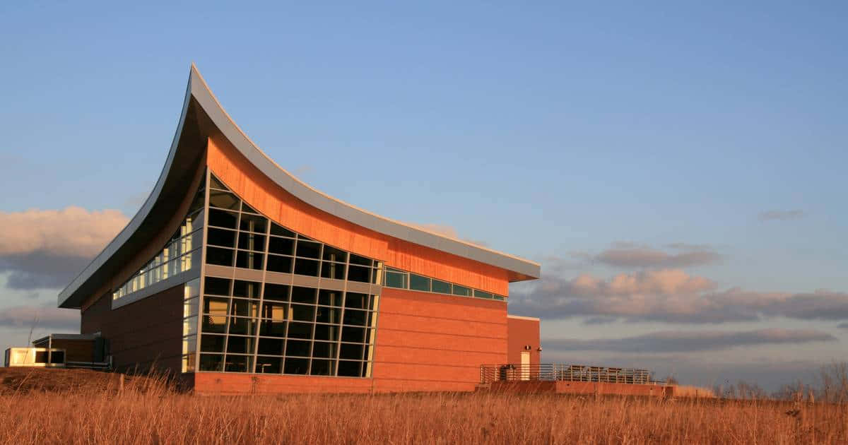 Lincoln skyline, sweeping curved roof, glass facade, SD Desktop Wallpaper