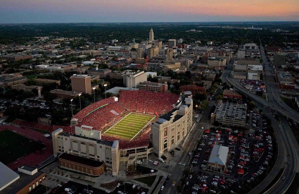 Lincoln skyline, dusk, football stadium, SD Desktop Wallpaper