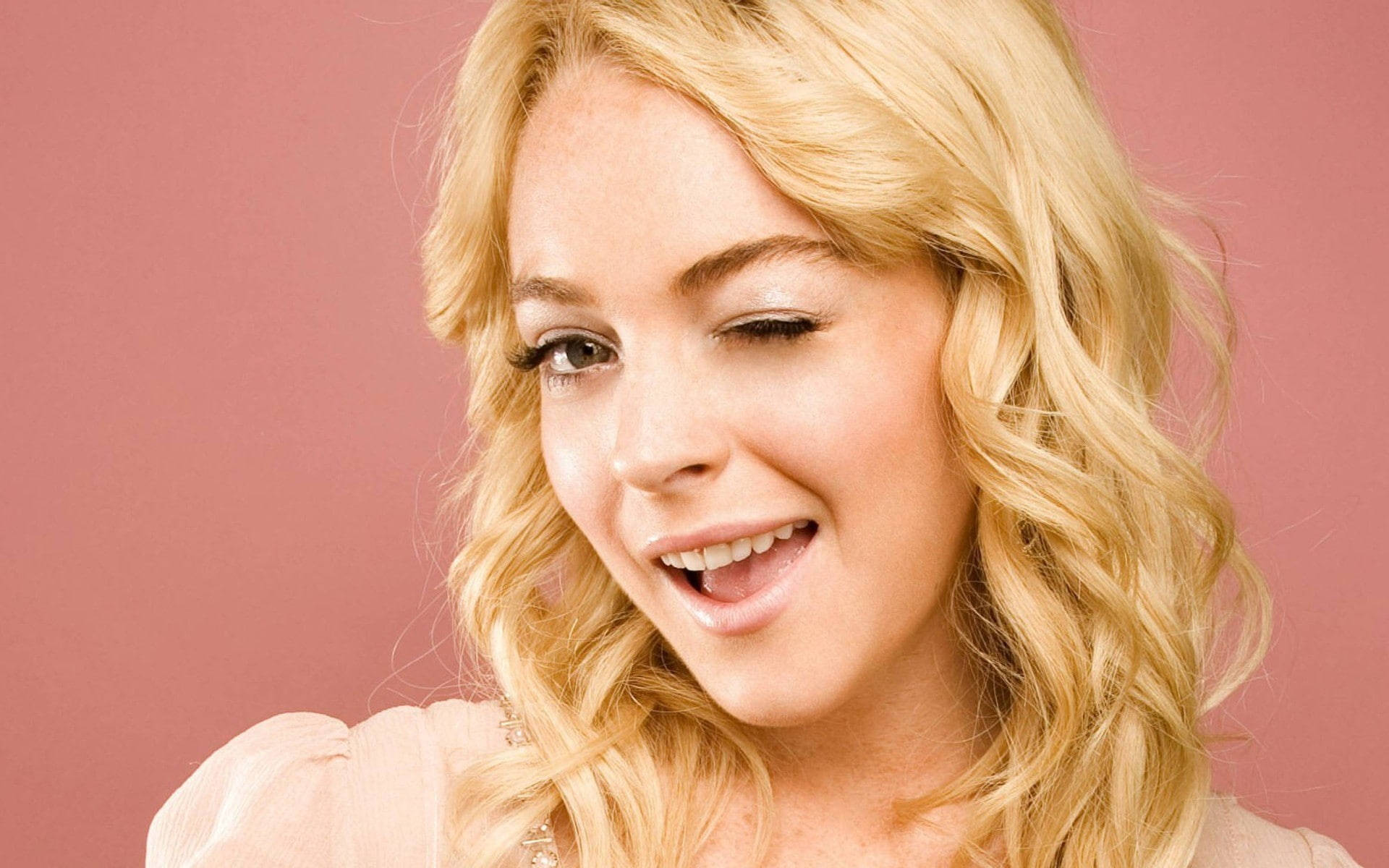 Lindsay Lohan, winking, blonde, Full HD Desktop Wallpaper