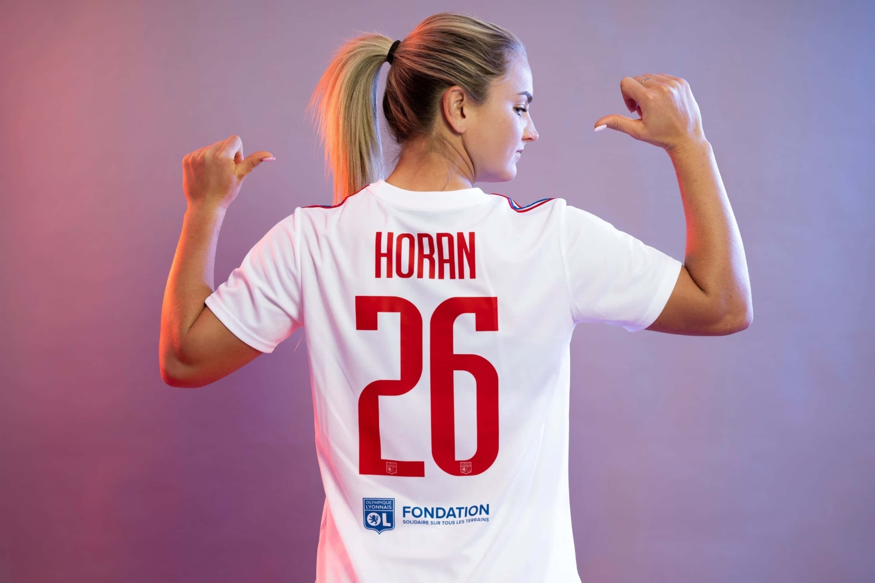 Lindsey Horan, white jersey, red number 26, 2K Desktop Wallpaper