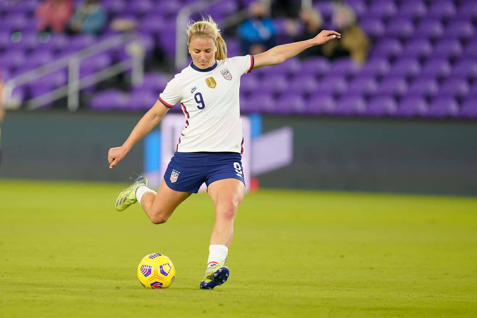 Lindsey Horan, white jersey, yellow ball, HD Desktop Wallpaper