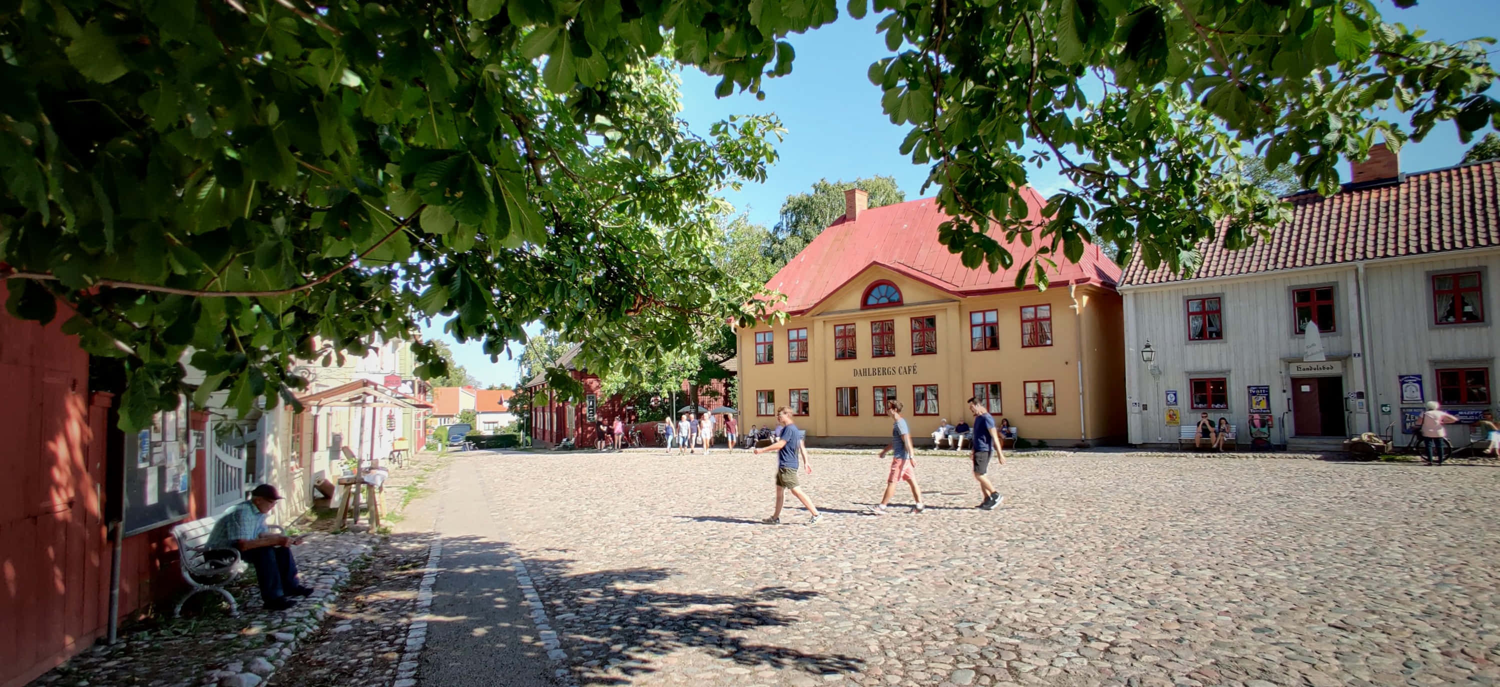 Linköping, evening view, cobblestone courtyard, 2K Desktop Wallpaper