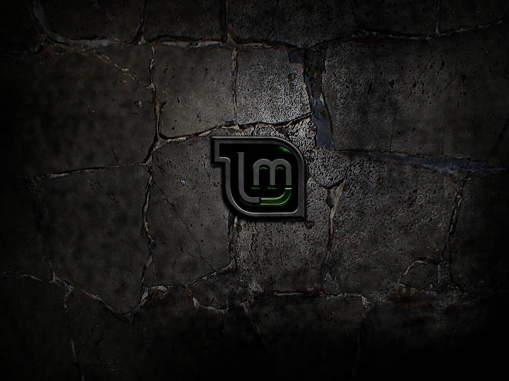 Linux Mint, glowing green, cracked, SD Desktop Wallpaper