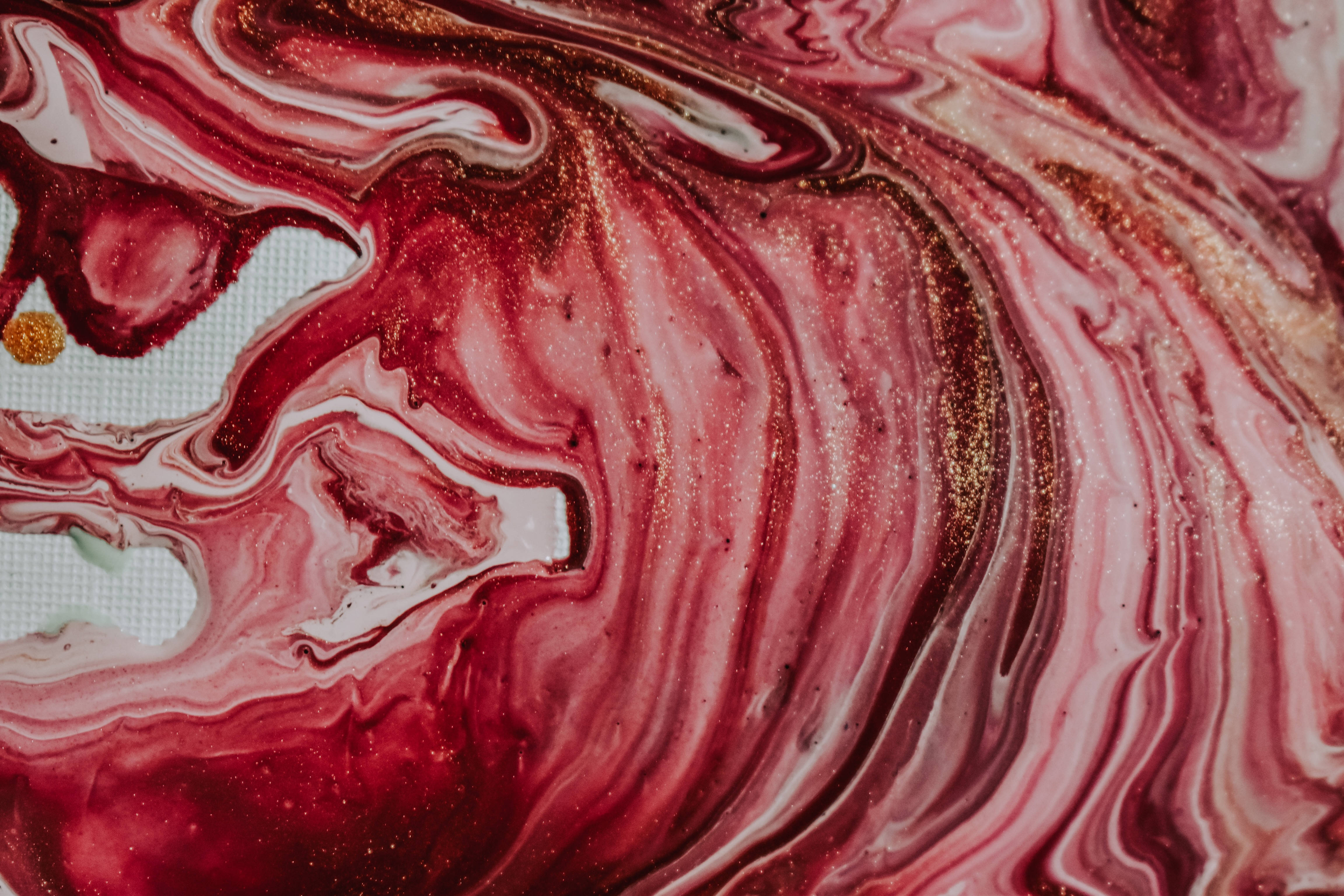 glittered red and white liquid, gold glitter, vibrant swirling red and white paint, 4K Desktop Wallpaper