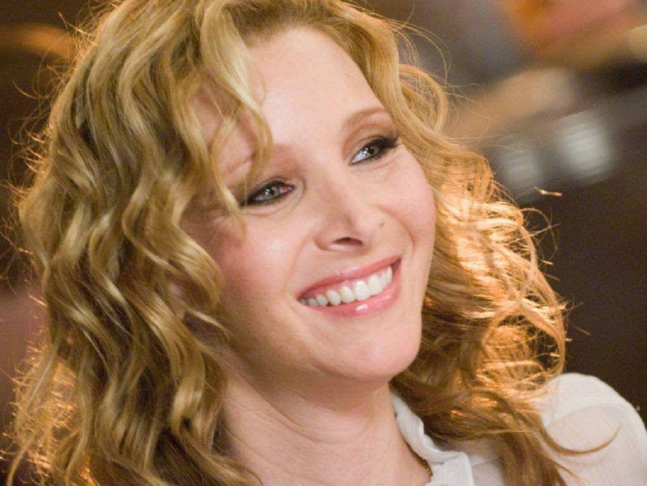 Lisa Kudrow, curly blonde hair, smiling, HD Desktop Wallpaper