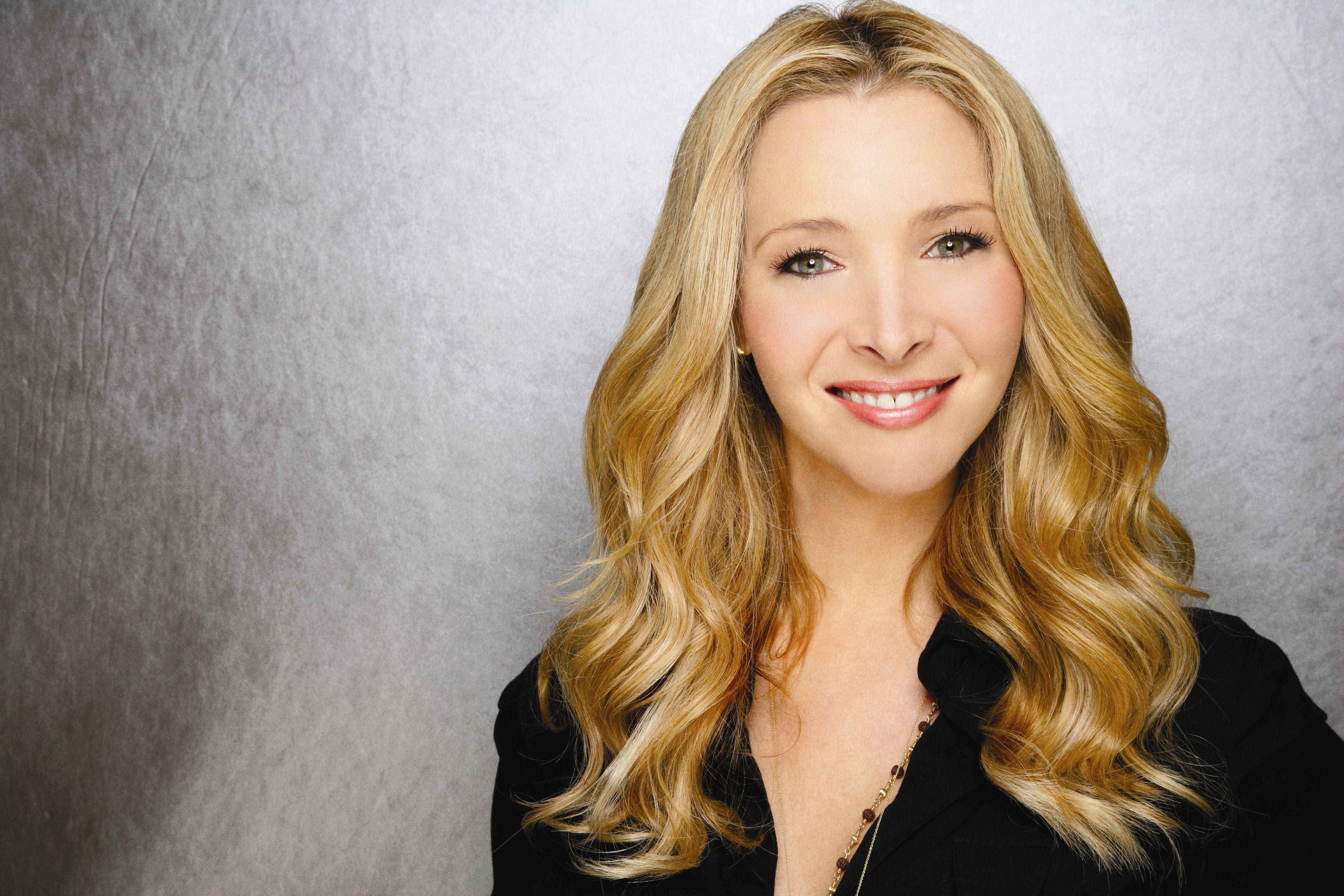 Lisa Kudrow, blonde woman, wavy hair, 4K Desktop Wallpaper