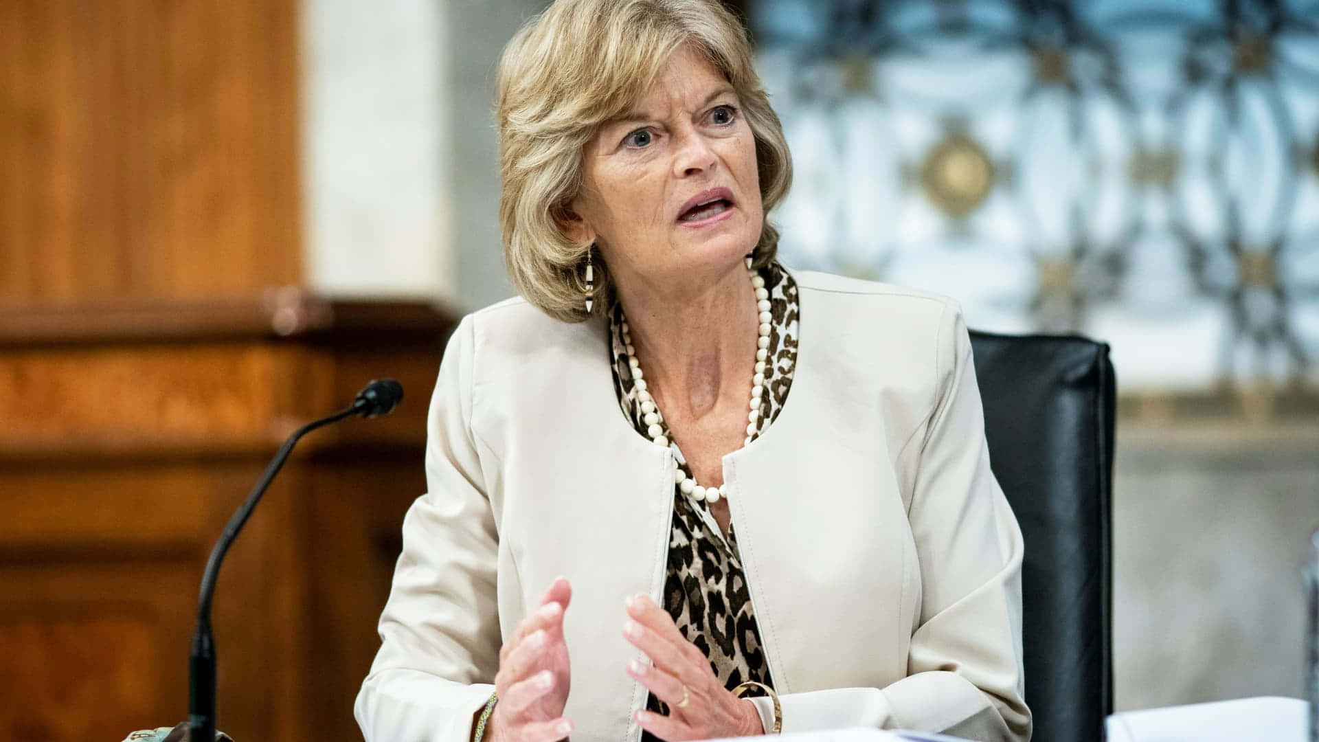 Lisa Murkowski, cream blazer, leopard print blouse, Full HD Desktop Wallpaper